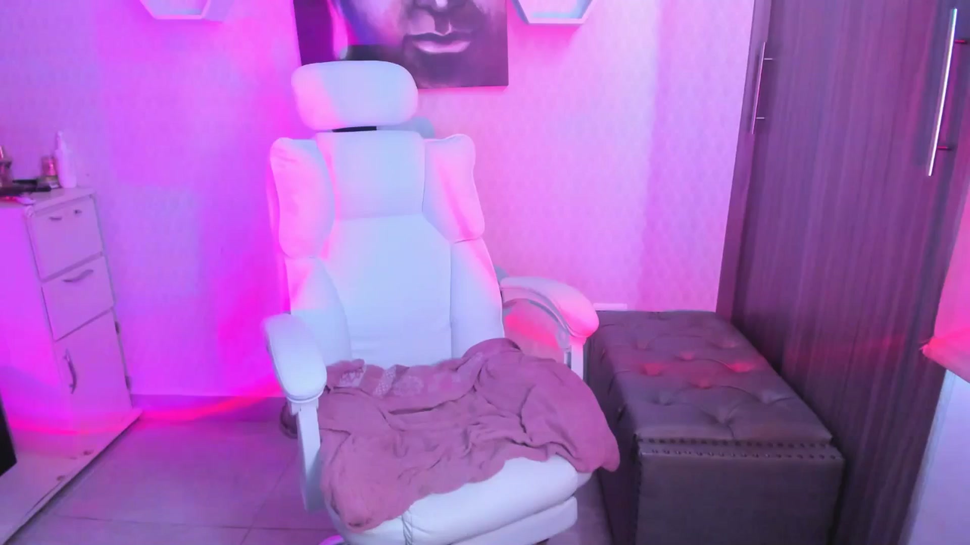 Gallery image thumbnail from Susan_lane's myfreecams stream on, 10/29/2025, 17:42 image 12 of 20