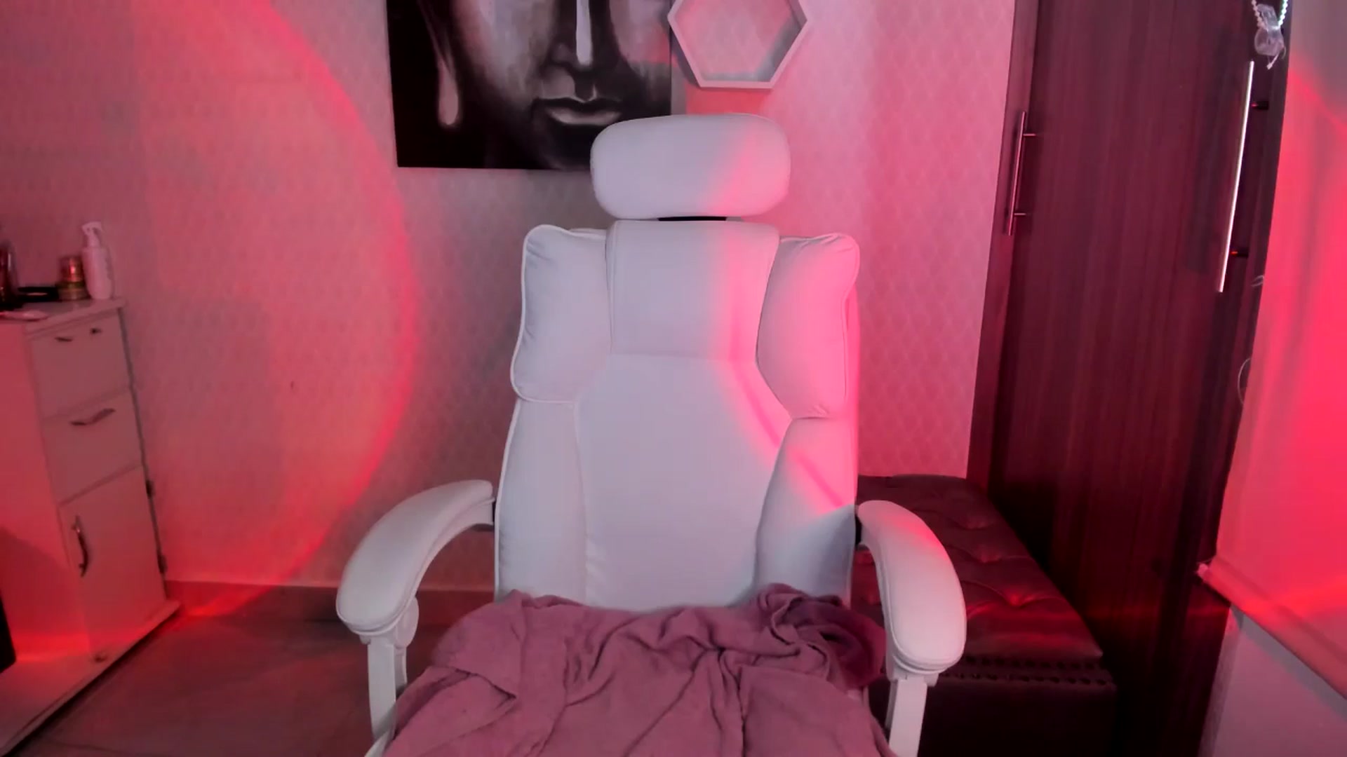 Gallery image thumbnail from Susan_lane's myfreecams stream on, 11/14/2025, 18:17 image 11 of 20