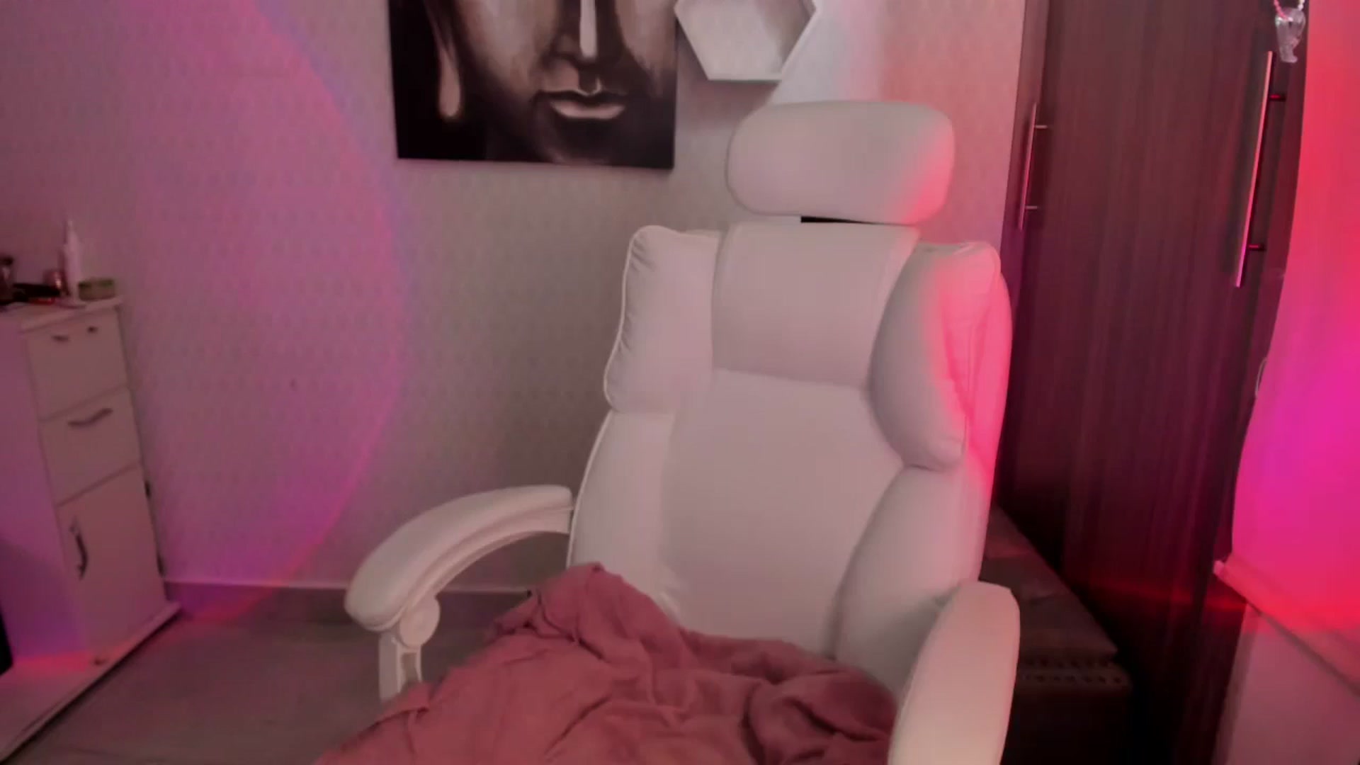 Gallery image thumbnail from Susan_lane's myfreecams stream on, 11/22/2025, 19:19 image 10 of 20