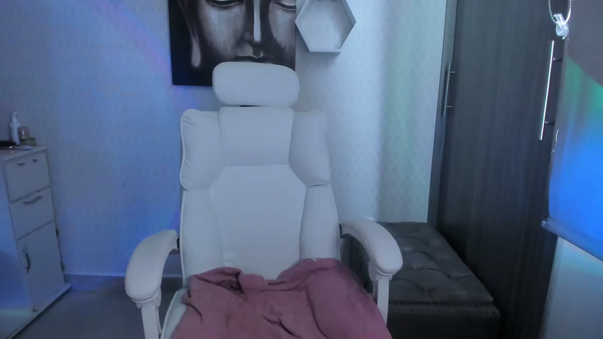 Gallery image thumbnail from Susan_lane's myfreecams stream on, 12/04/2025, 16:26 image 9 of 20