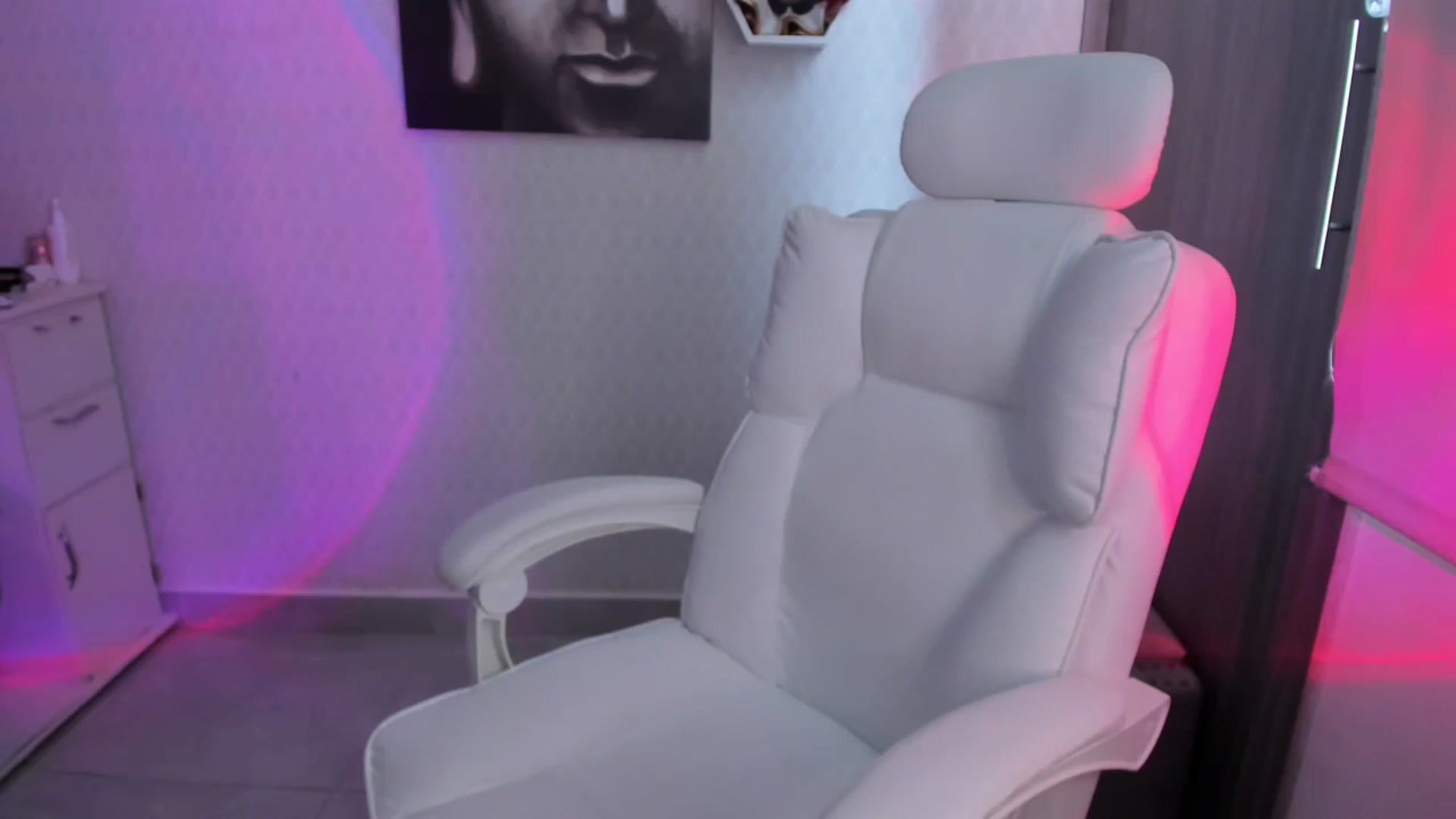 Gallery image thumbnail from Susan_lane's myfreecams stream on, 12/23/2025, 17:08 image 12 of 20