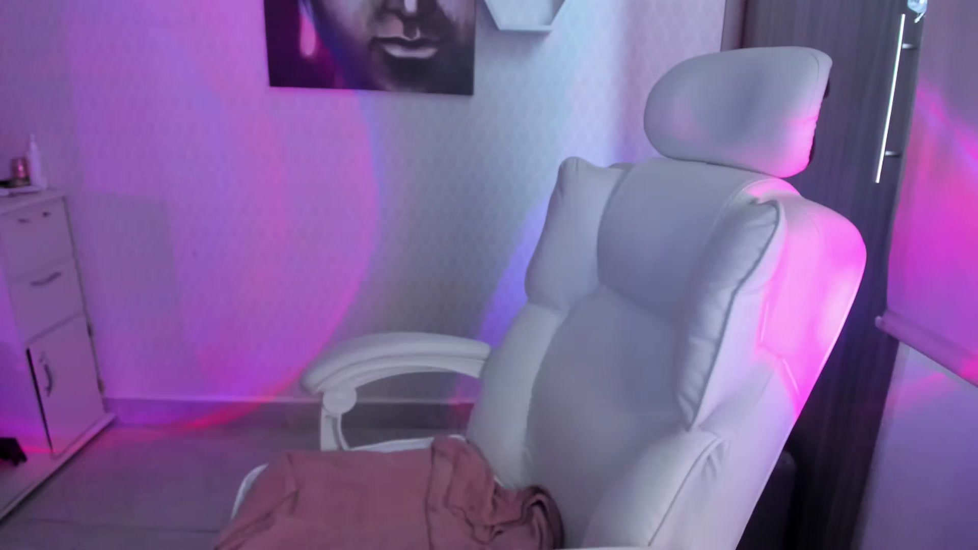 Gallery image thumbnail from Susan_lane's myfreecams stream on, 01/12/2026, 16:21 image 9 of 20
