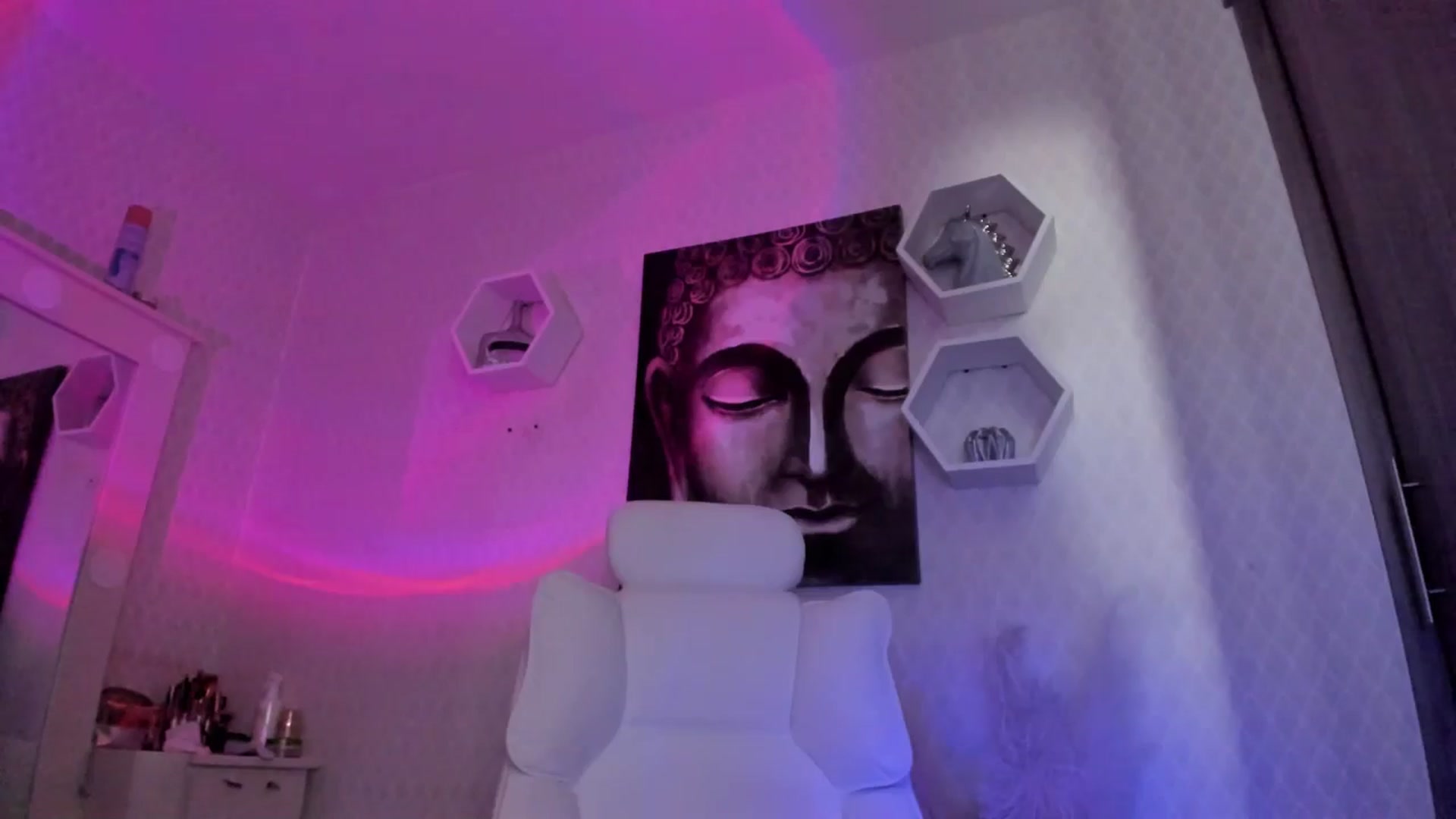 Gallery image thumbnail from Susan_lane's myfreecams stream on, 02/19/2026, 12:53 image 14 of 20
