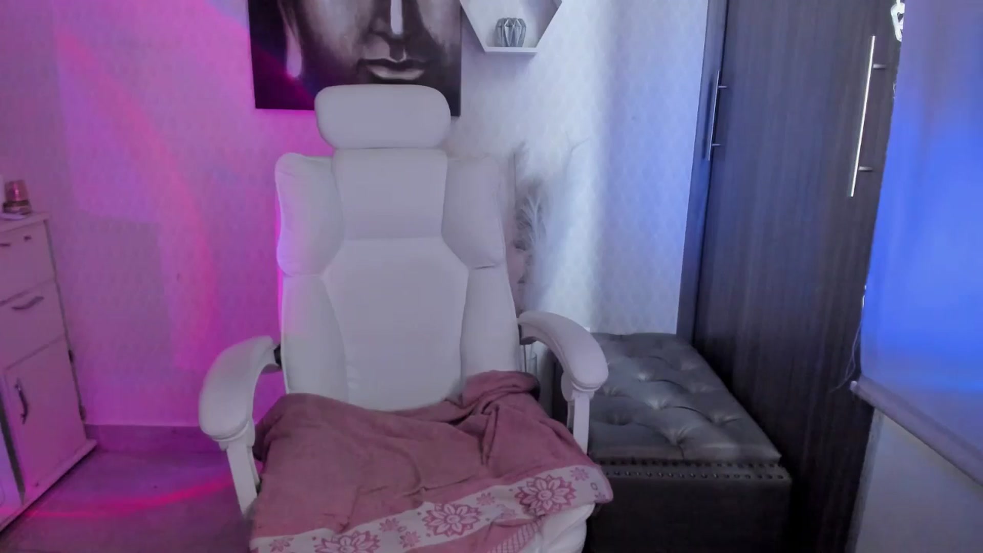 Gallery image thumbnail from Susan_lane's myfreecams stream on, 02/23/2026, 16:24 image 15 of 20