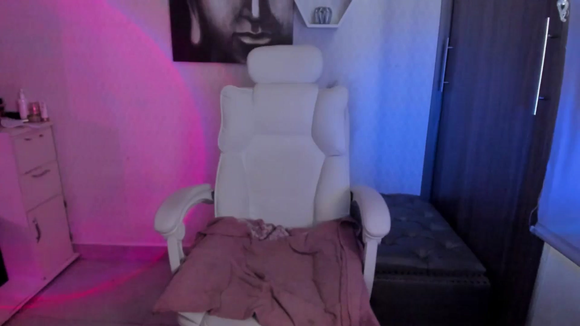 Gallery image thumbnail from Susan_lane's myfreecams stream on, 02/24/2026, 16:47 image 2 of 20