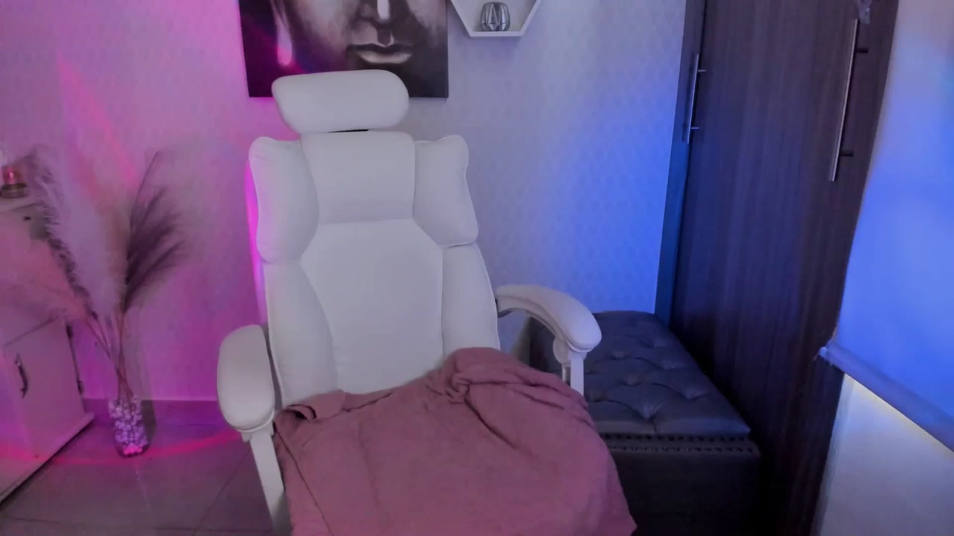 Gallery image thumbnail from Susan_lane's myfreecams stream on, 03/03/2026, 16:22 image 3 of 20