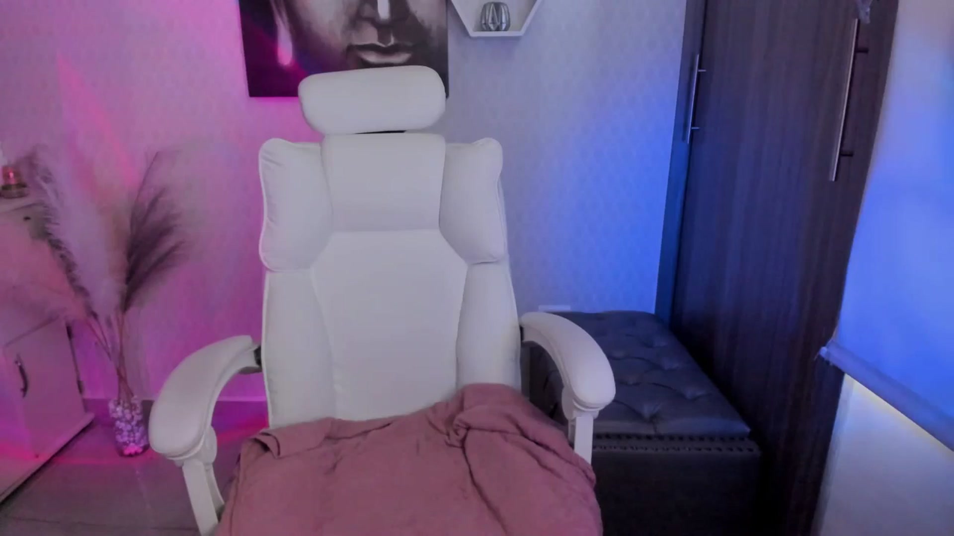 Gallery image thumbnail from Susan_lane's myfreecams stream on, 03/03/2026, 16:22 image 6 of 20