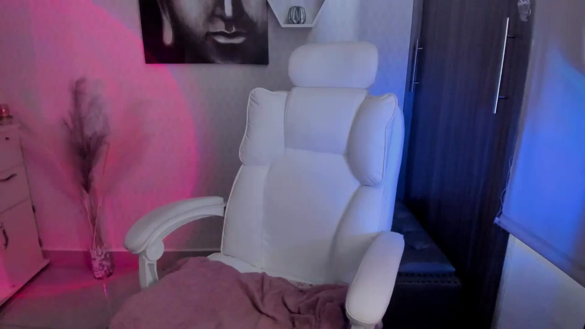 Gallery image thumbnail from Susan_lane's myfreecams stream on, 03/14/2026, 16:33 image 16 of 20