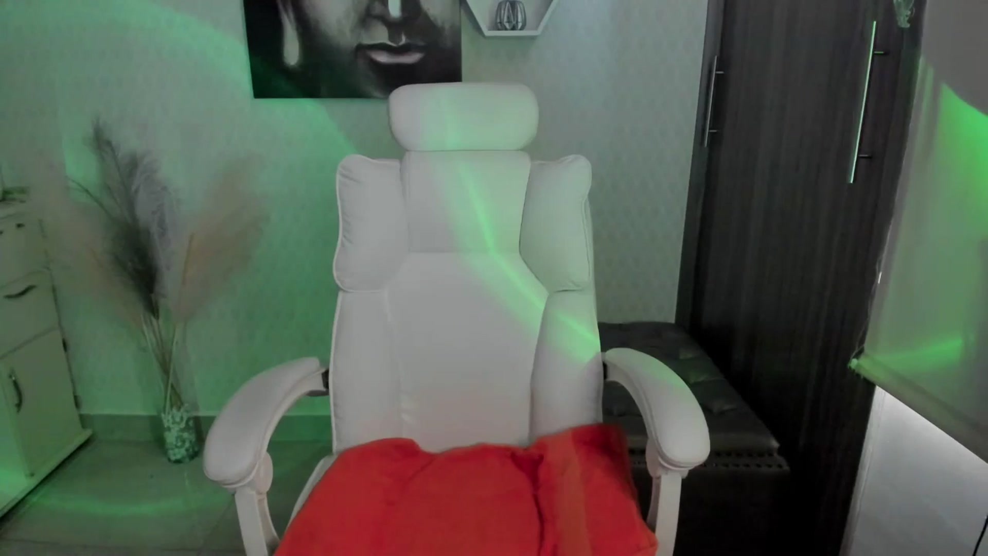 Gallery image thumbnail from Susan_lane's myfreecams stream on, 03/16/2026, 15:38 image 13 of 20