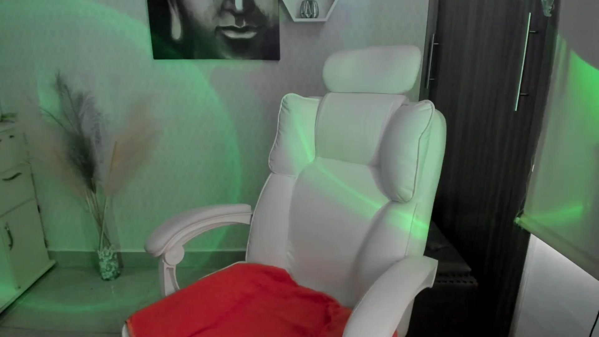 Gallery image thumbnail from Susan_lane's myfreecams stream on, 03/16/2026, 15:38 image 20 of 20