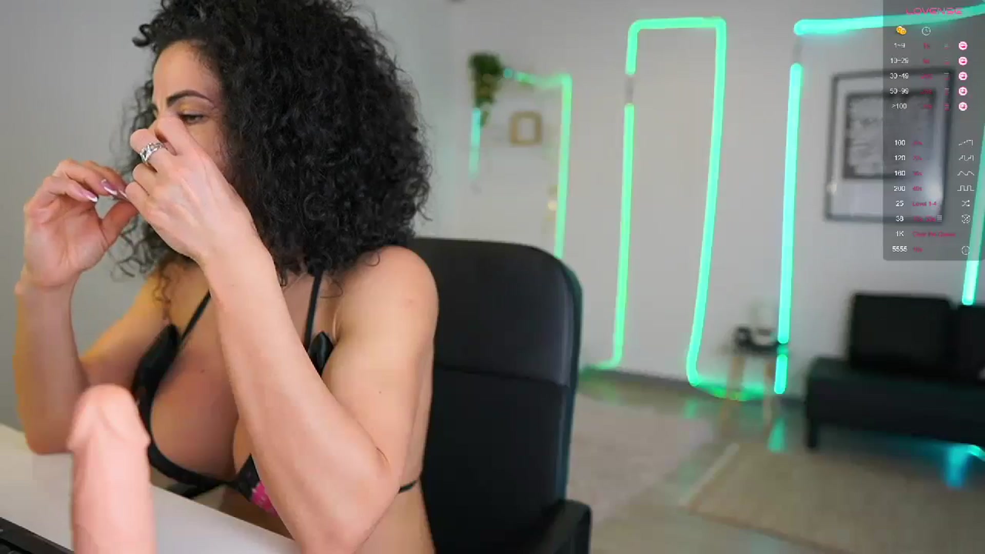 Gallery image thumbnail from Susana_Spears's myfreecams stream on, 11/13/2023, 23:03 image 11 of 20