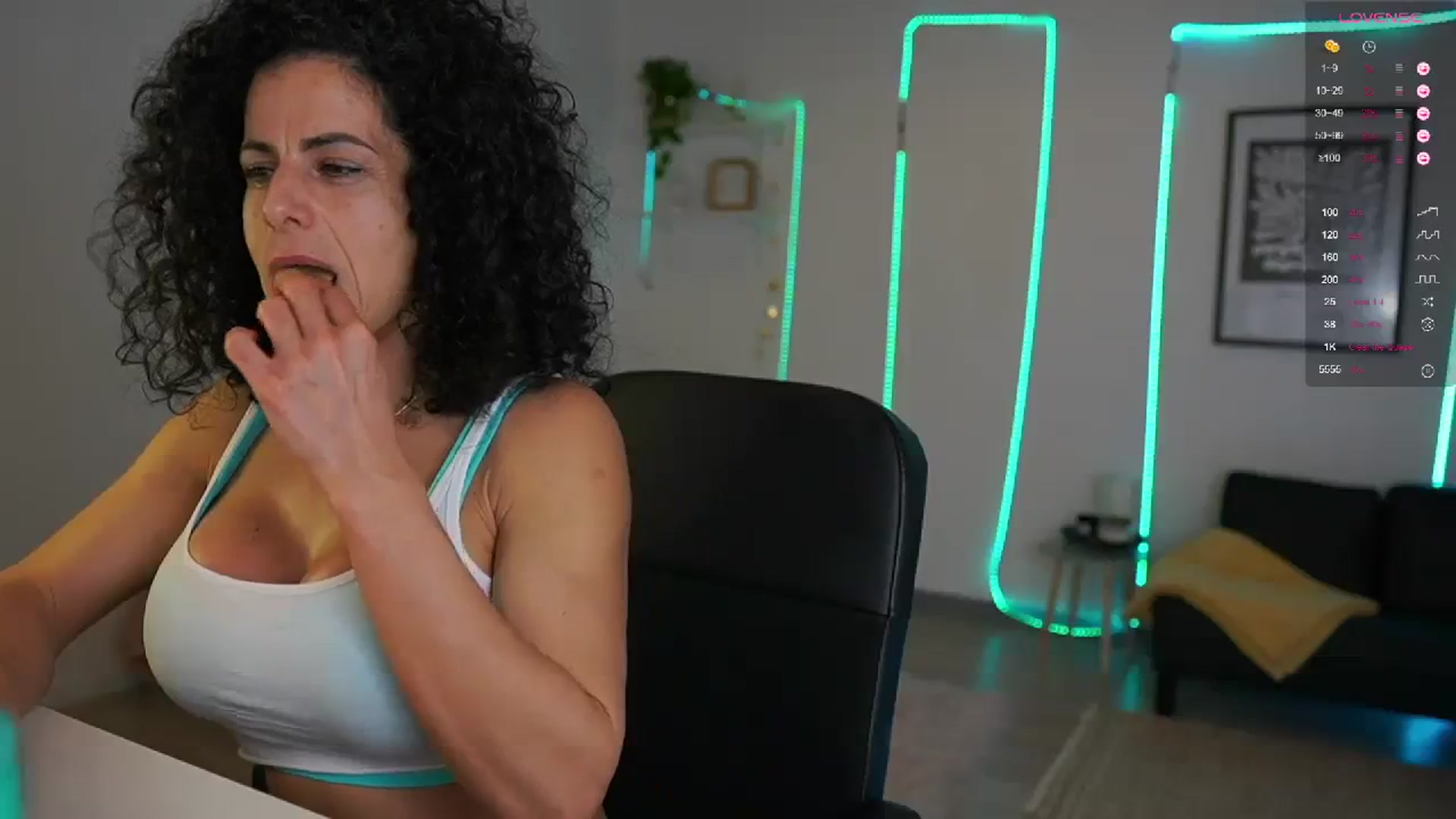 Gallery image thumbnail from Susana_Spears's myfreecams stream on, 11/21/2023, 01:00 image 3 of 20