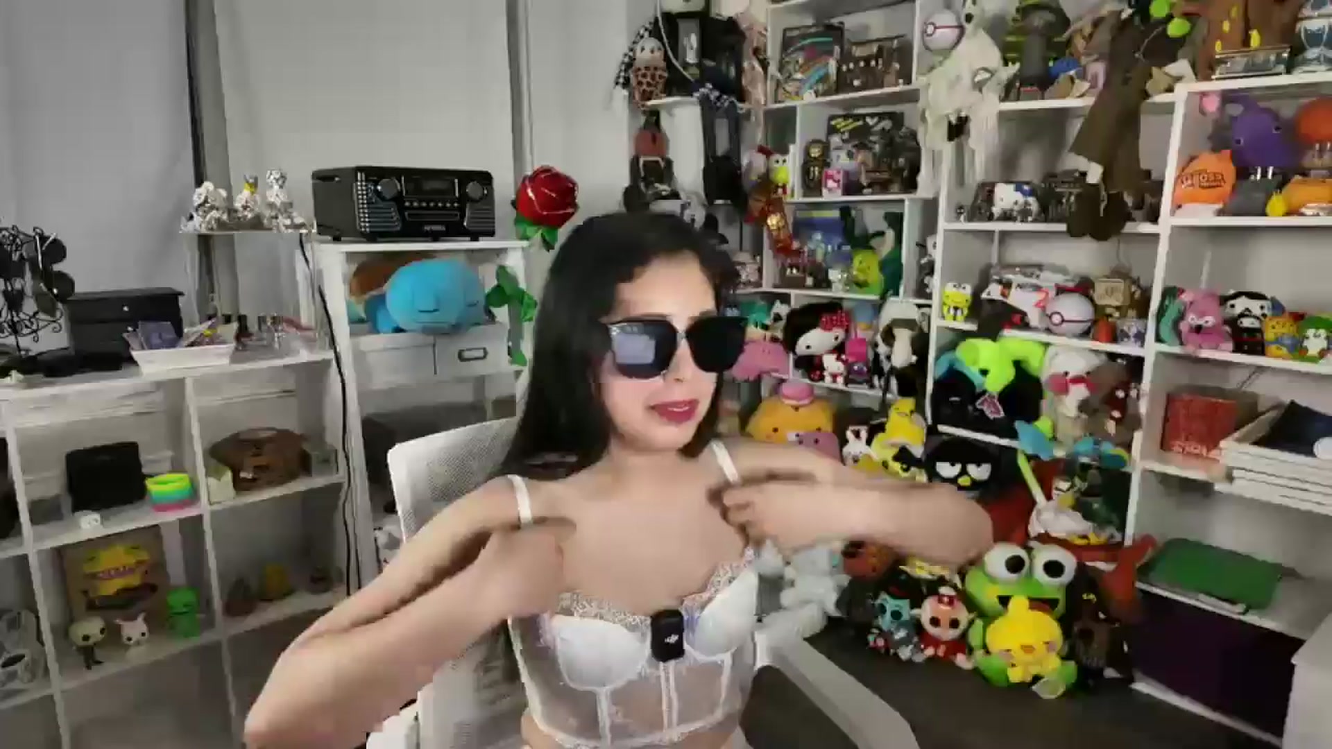Gallery image thumbnail from SusieQute's myfreecams stream on, 04/25/2025, 23:53 image 20 of 20