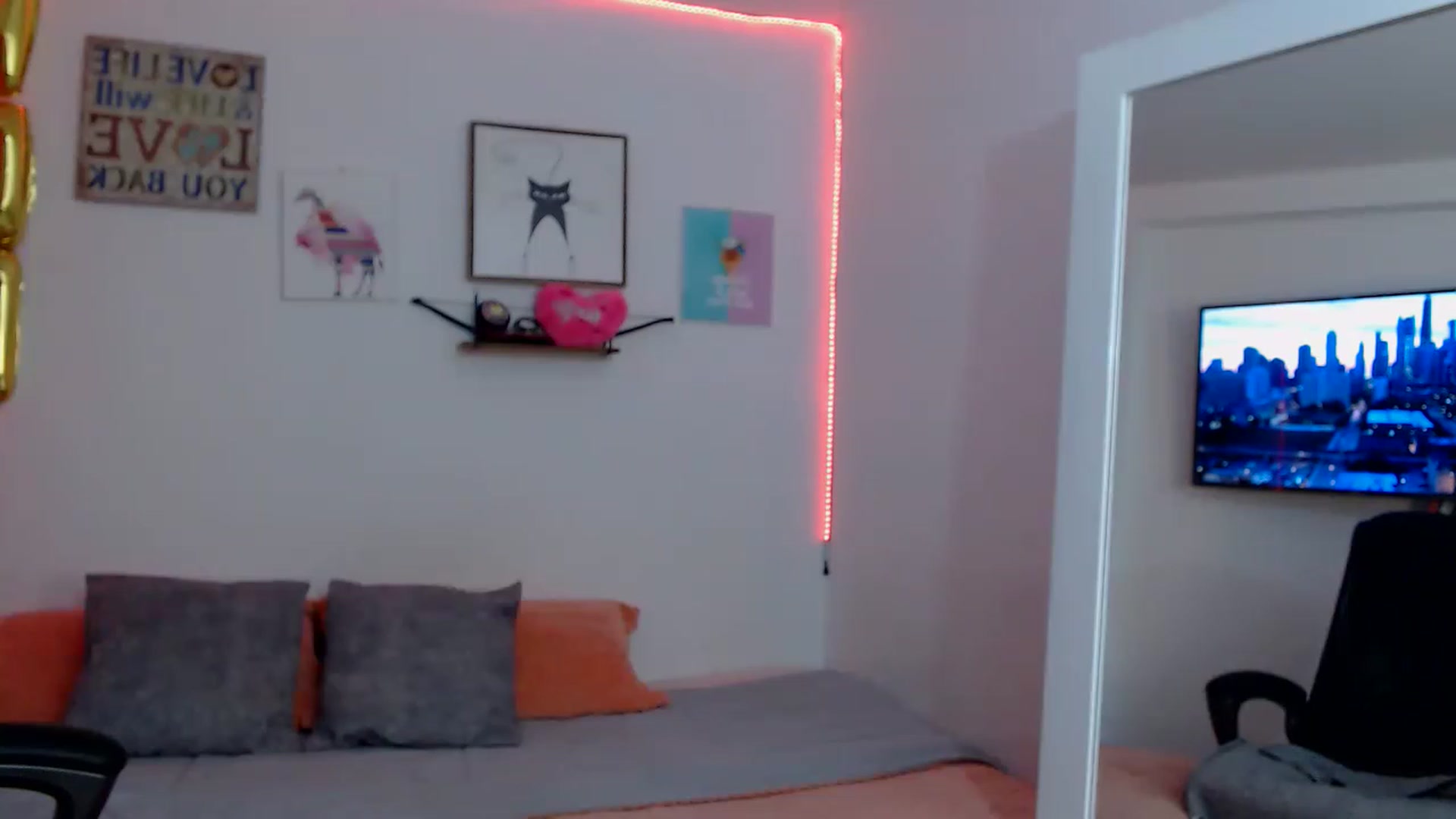 Gallery image thumbnail from Sussan_Torres's myfreecams stream on, 01/01/2023, 23:09 image 14 of 20