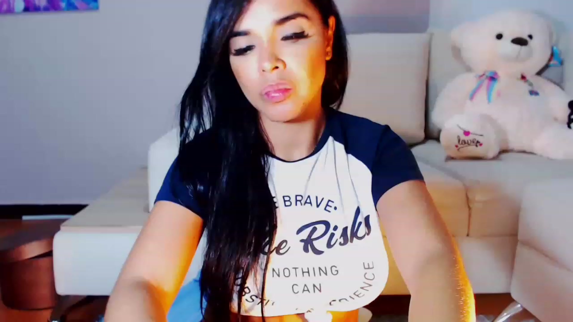 Gallery image thumbnail from SusyHernandez's myfreecams stream on, 11/18/2022, 23:00 image 5 of 20