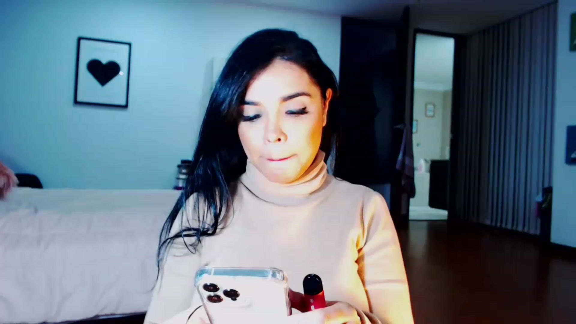 Gallery image thumbnail from SusyHernandez's myfreecams stream on, 11/24/2022, 03:01 image 14 of 20