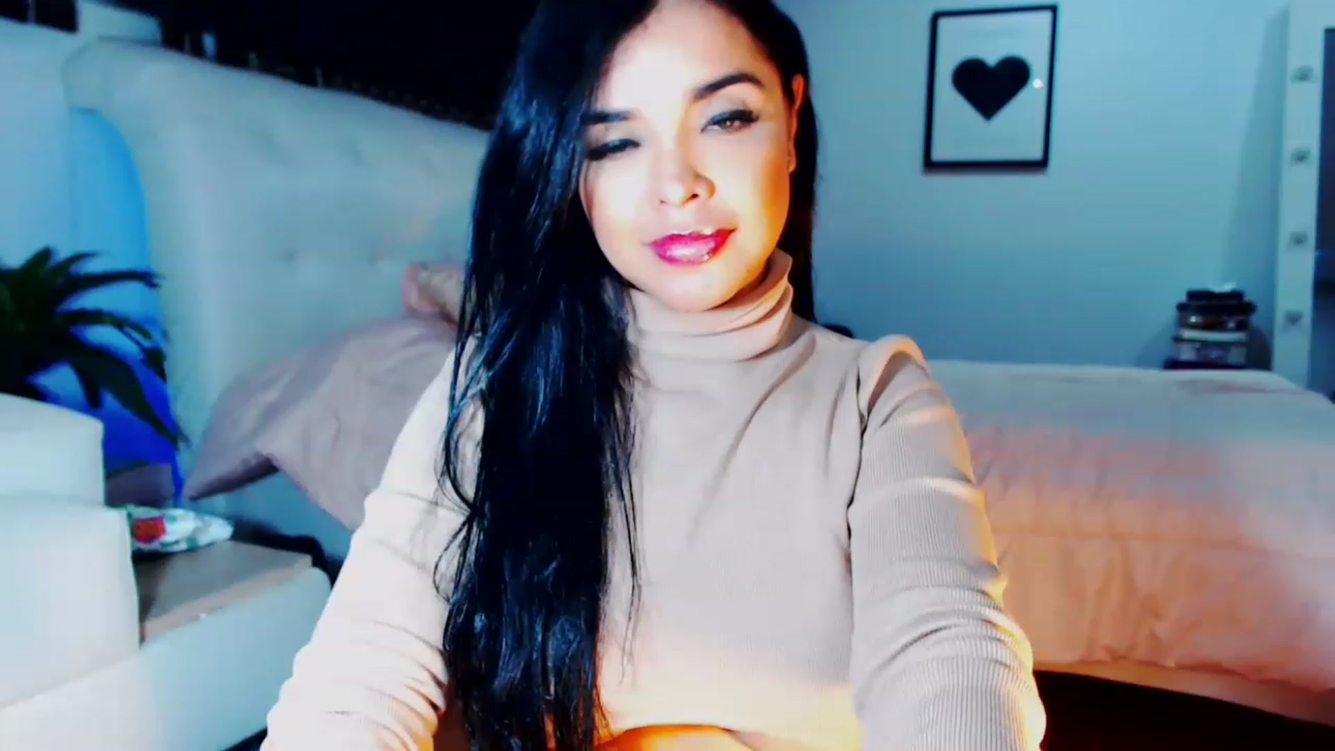 Gallery image thumbnail from SusyHernandez's myfreecams stream on, 11/24/2022, 03:01 image 6 of 20