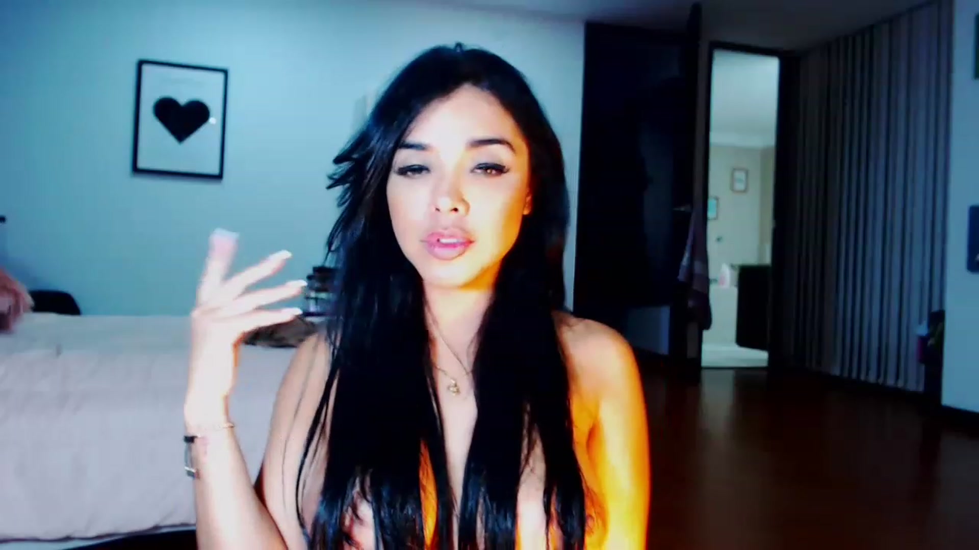 Gallery image thumbnail from SusyHernandez's myfreecams stream on, 11/24/2022, 03:28 image 5 of 20