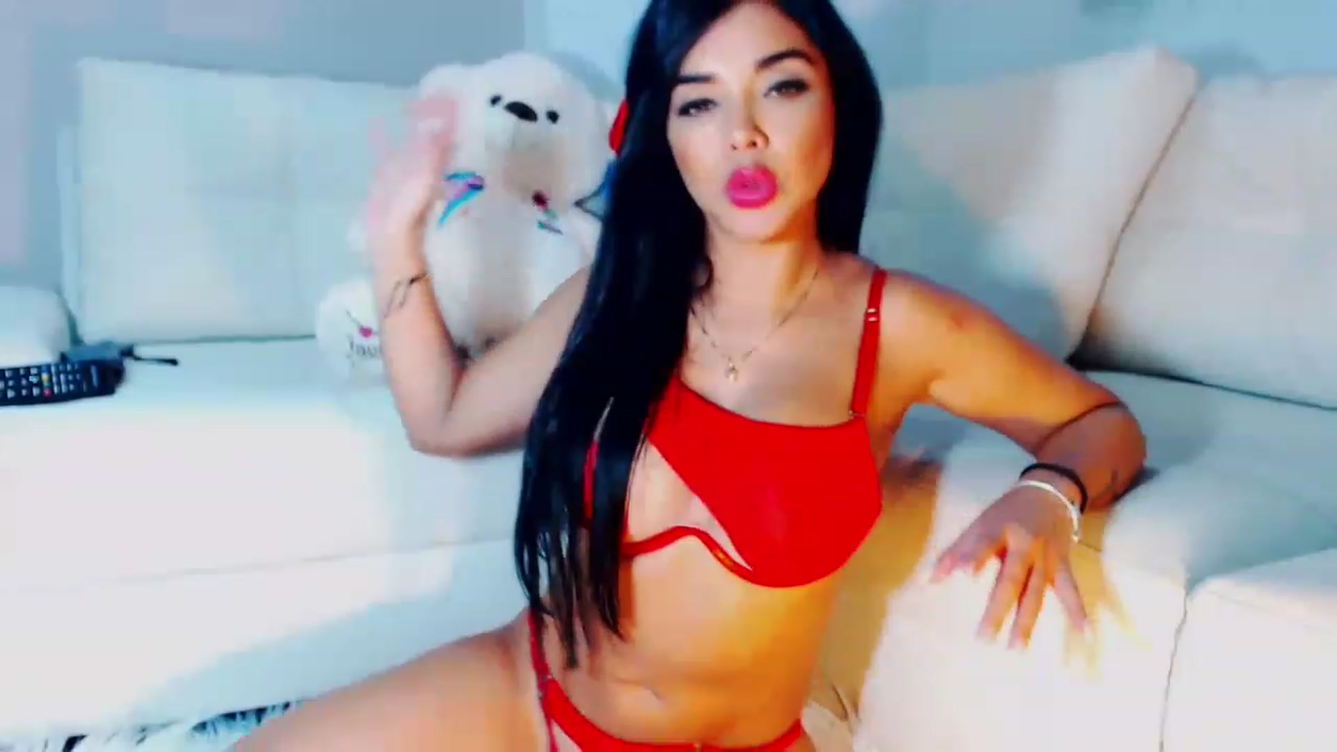 Gallery image thumbnail from SusyHernandez's myfreecams stream on, 12/01/2022, 08:11 image 10 of 20