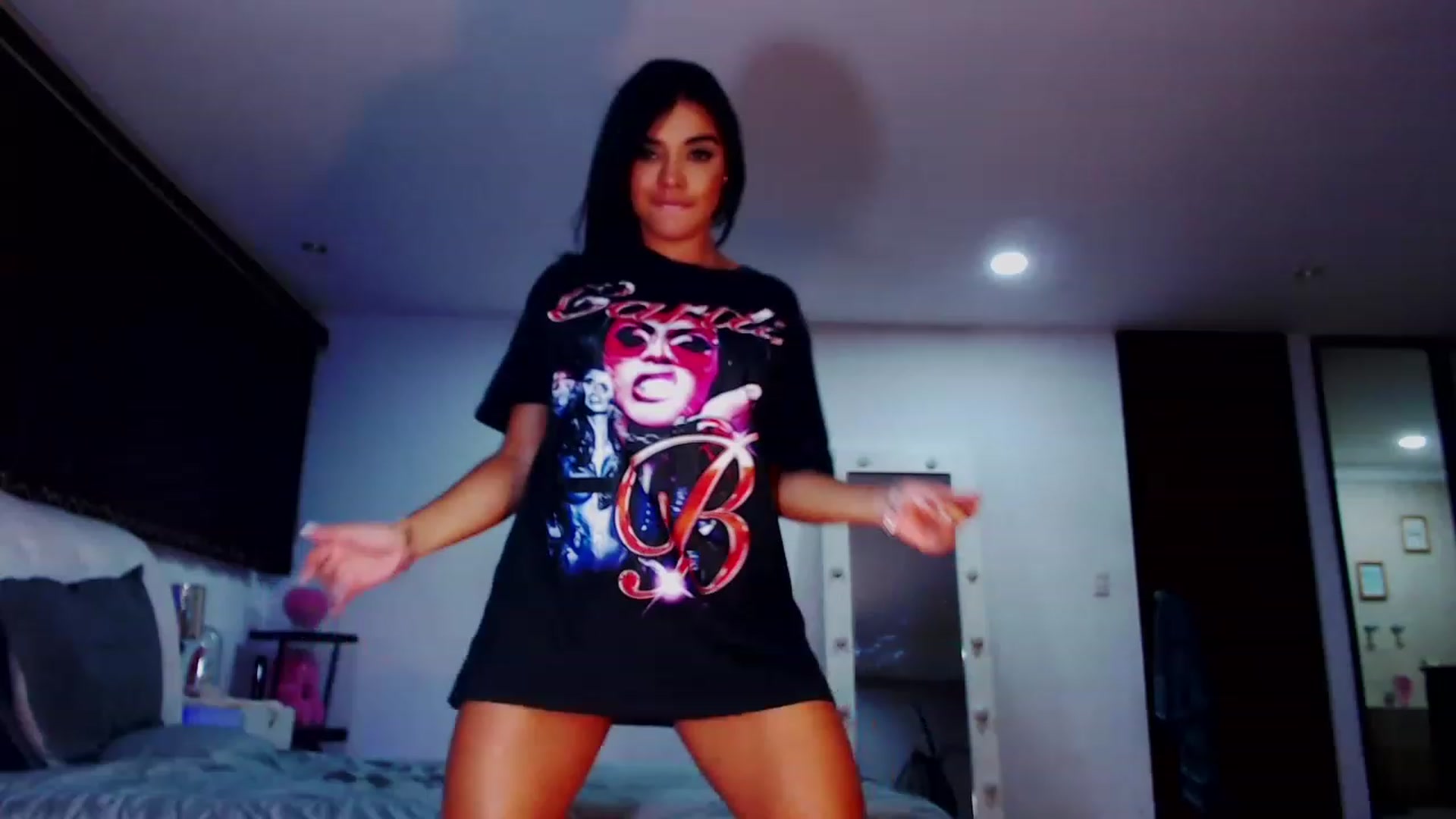 Gallery image thumbnail from SusyHernandez's myfreecams stream on, 01/18/2023, 01:35 image 1 of 20