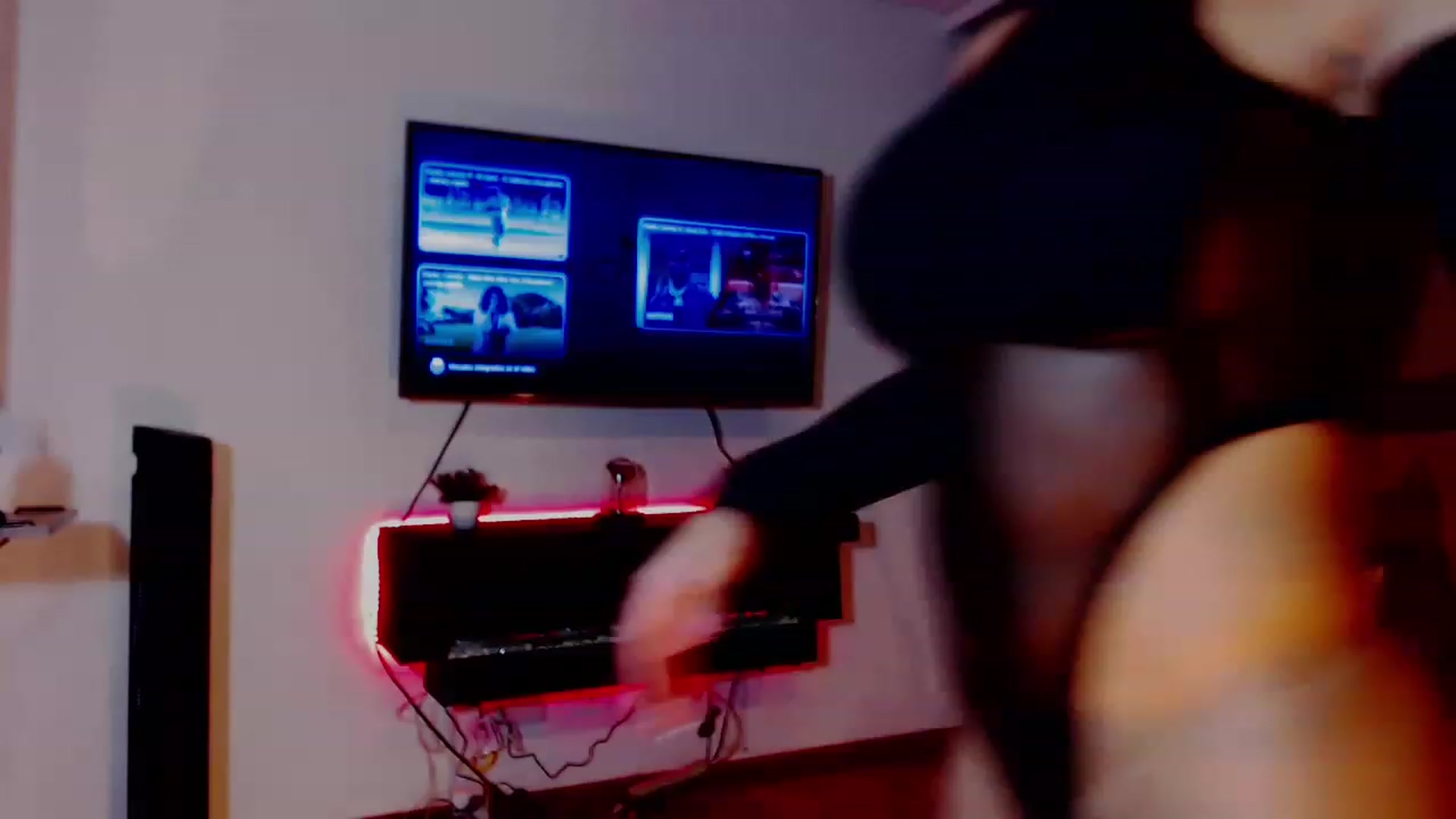 Gallery image thumbnail from SusyHernandez's myfreecams stream on, 04/22/2023, 24:57 image 5 of 20