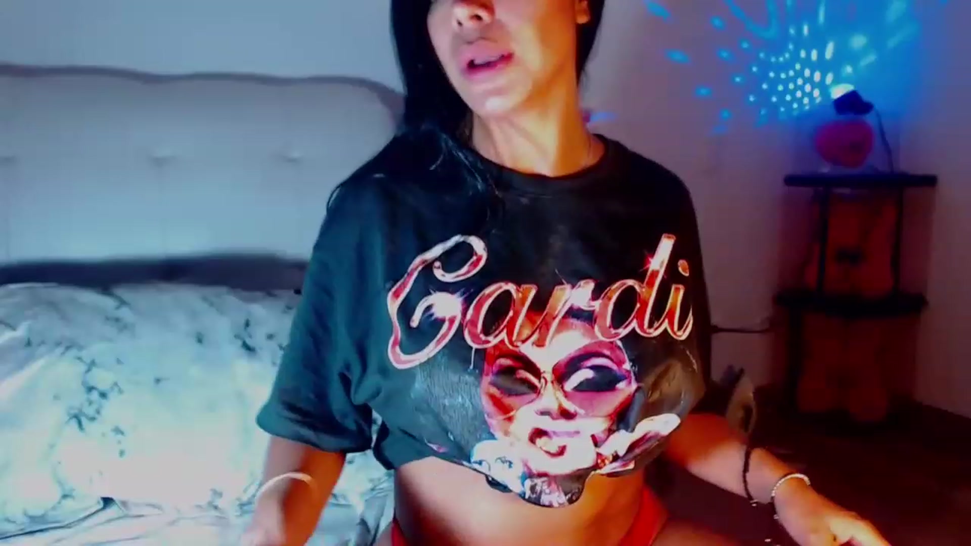 Gallery image thumbnail from SusyHernandez's myfreecams stream on, 05/01/2023, 04:05 image 17 of 20