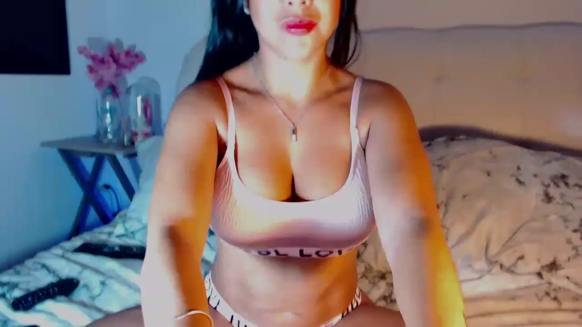 Gallery image thumbnail from SusyHernandez's myfreecams stream on, 05/11/2023, 02:52 image 20 of 20
