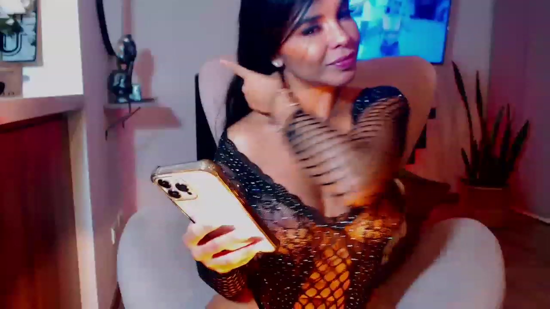Gallery image thumbnail from SusyHernandez's myfreecams stream on, 05/20/2023, 04:55 image 12 of 20