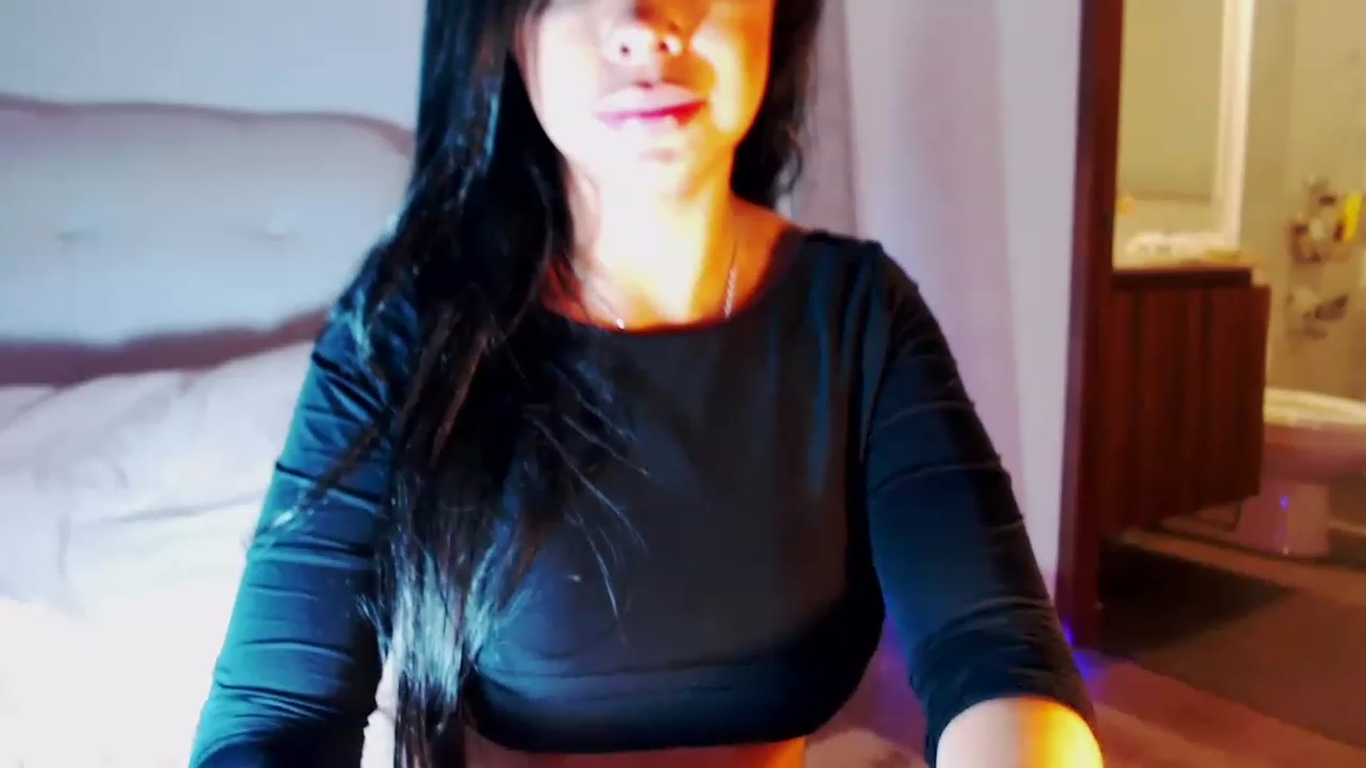 Gallery image thumbnail from SusyHernandez's myfreecams stream on, 05/25/2023, 03:45 image 3 of 20