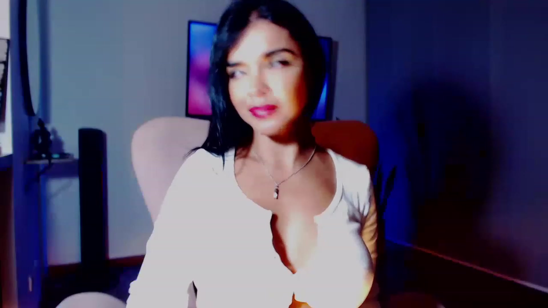 Gallery image thumbnail from SusyHernandez's myfreecams stream on, 06/01/2023, 24:08 image 12 of 20