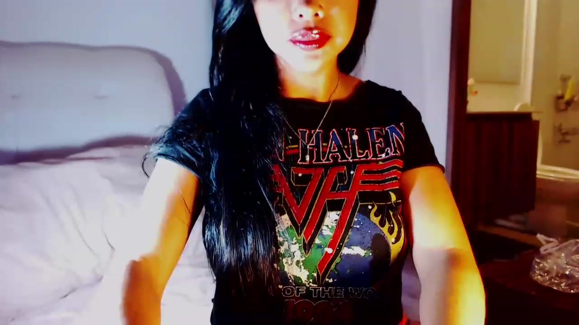 Gallery image thumbnail from SusyHernandez's myfreecams stream on, 06/02/2023, 03:19 image 17 of 20