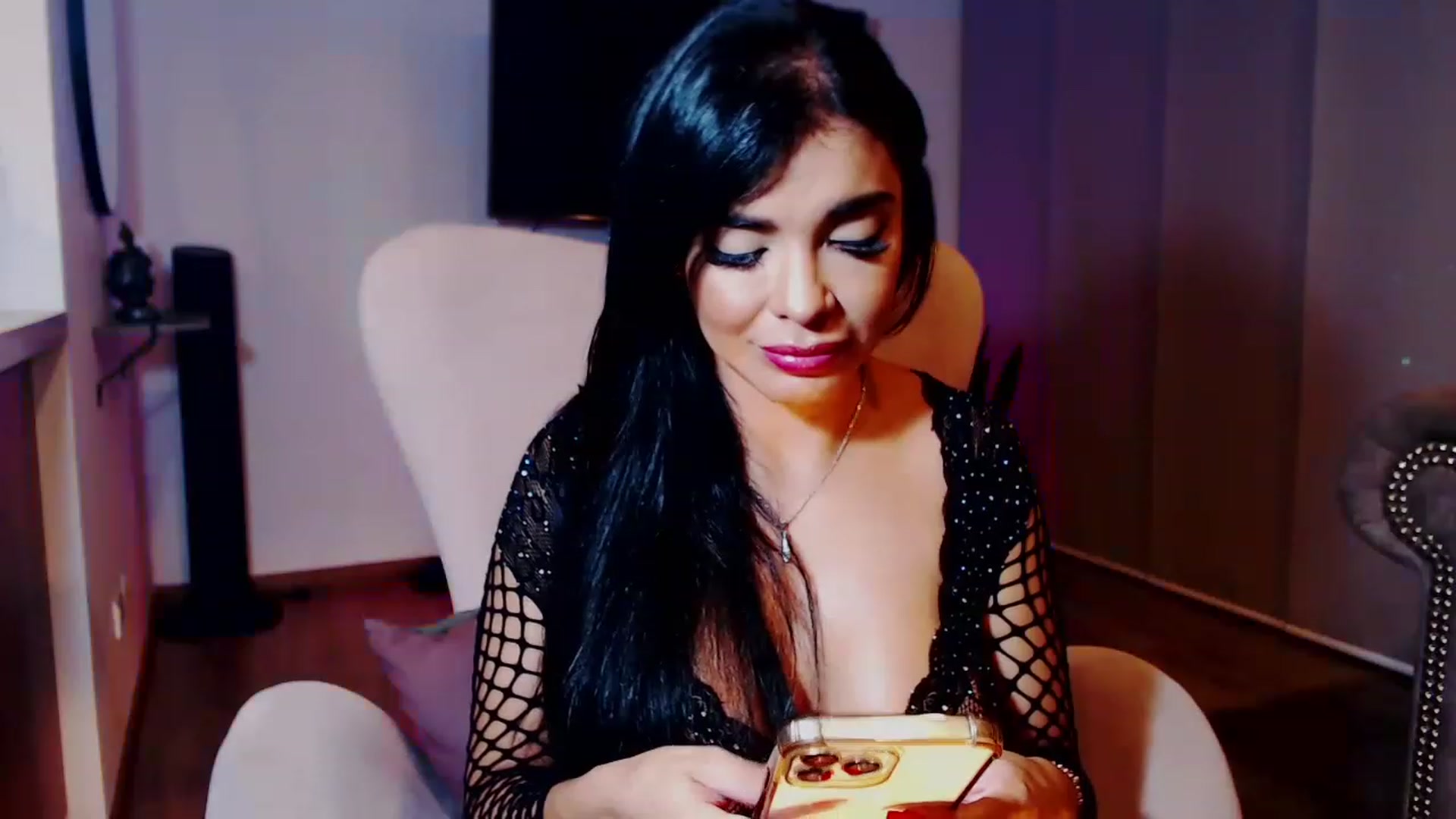 Gallery image thumbnail from SusyHernandez's myfreecams stream on, 06/04/2023, 02:44 image 2 of 20