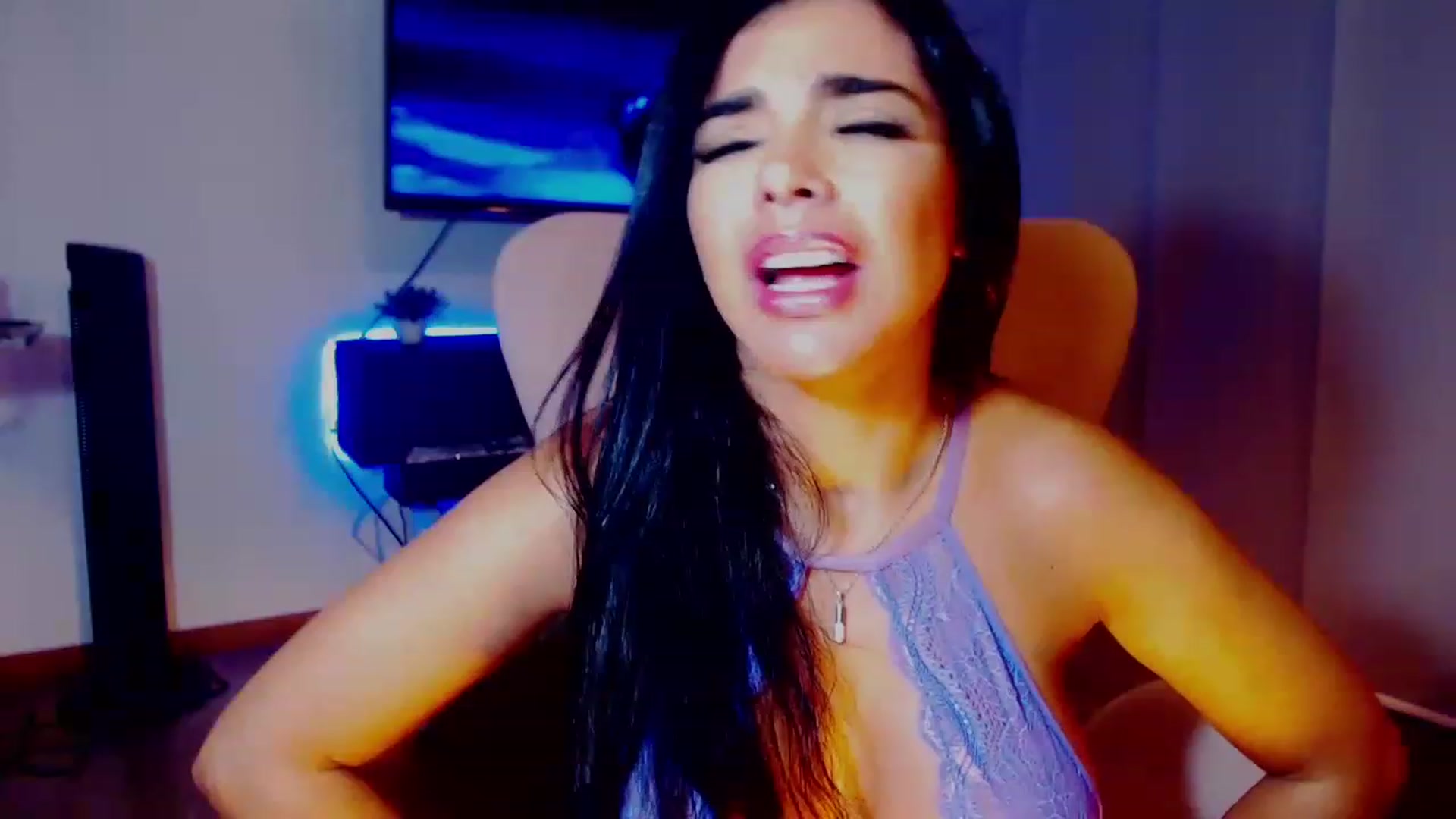 Gallery image thumbnail from SusyHernandez's myfreecams stream on, 06/29/2023, 24:20 image 5 of 20