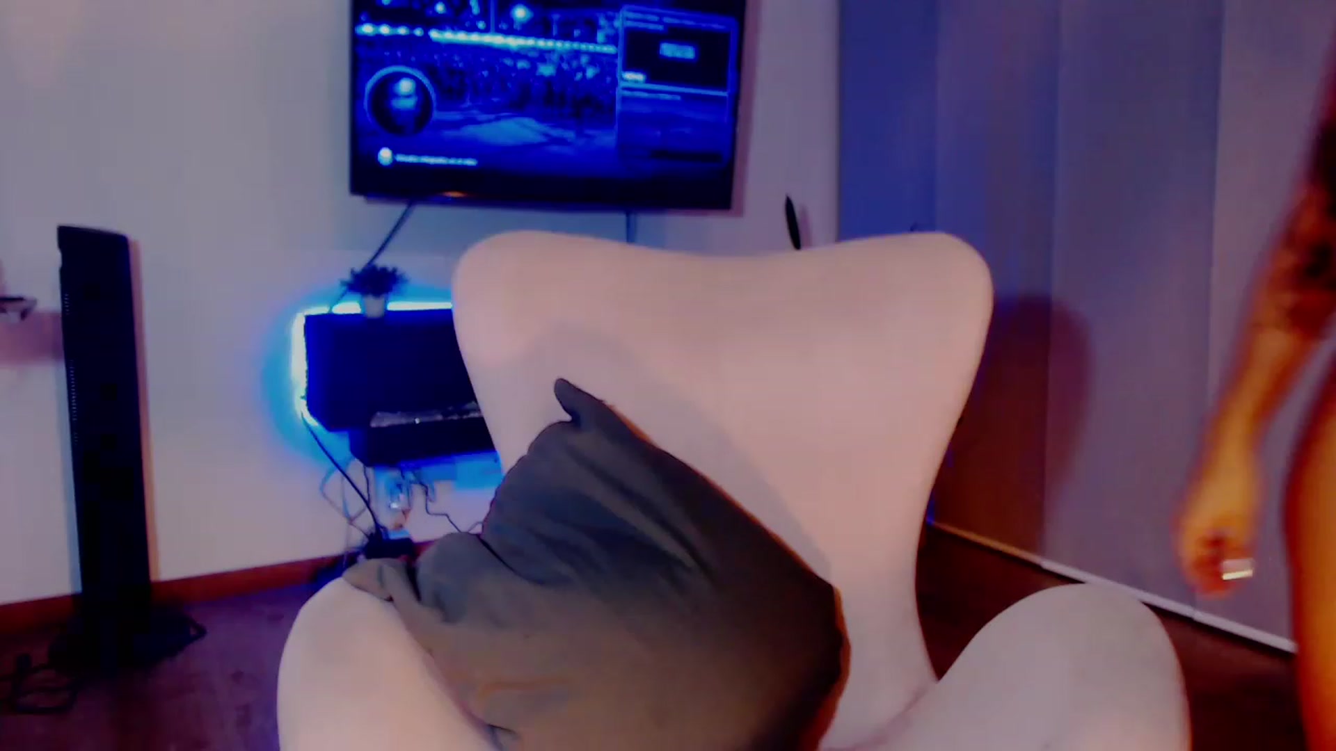 Gallery image thumbnail from SusyHernandez's myfreecams stream on, 06/29/2023, 24:20 image 7 of 20