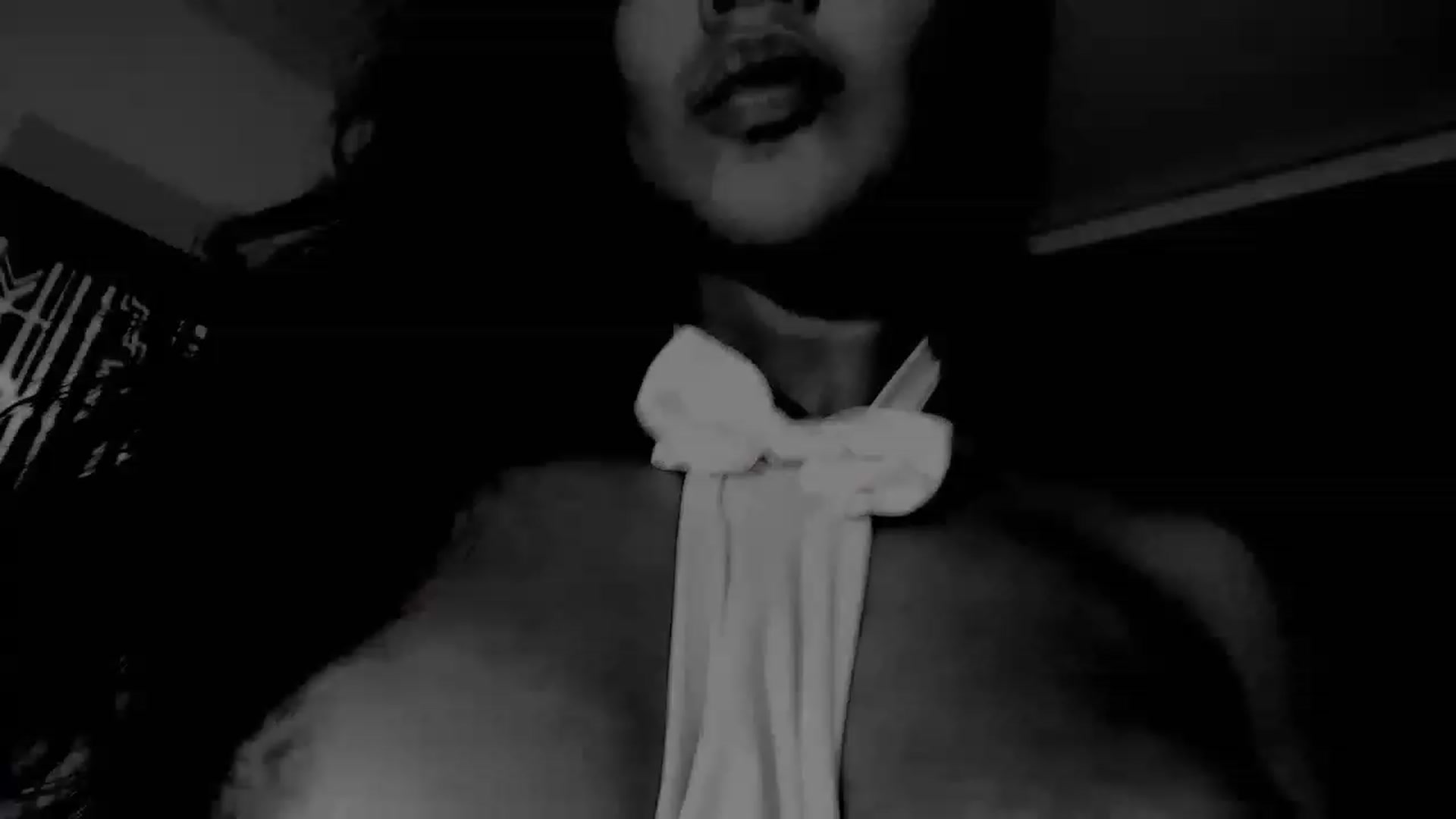Gallery image thumbnail from SusyHernandez's myfreecams stream on, 07/08/2023, 01:58 image 2 of 20