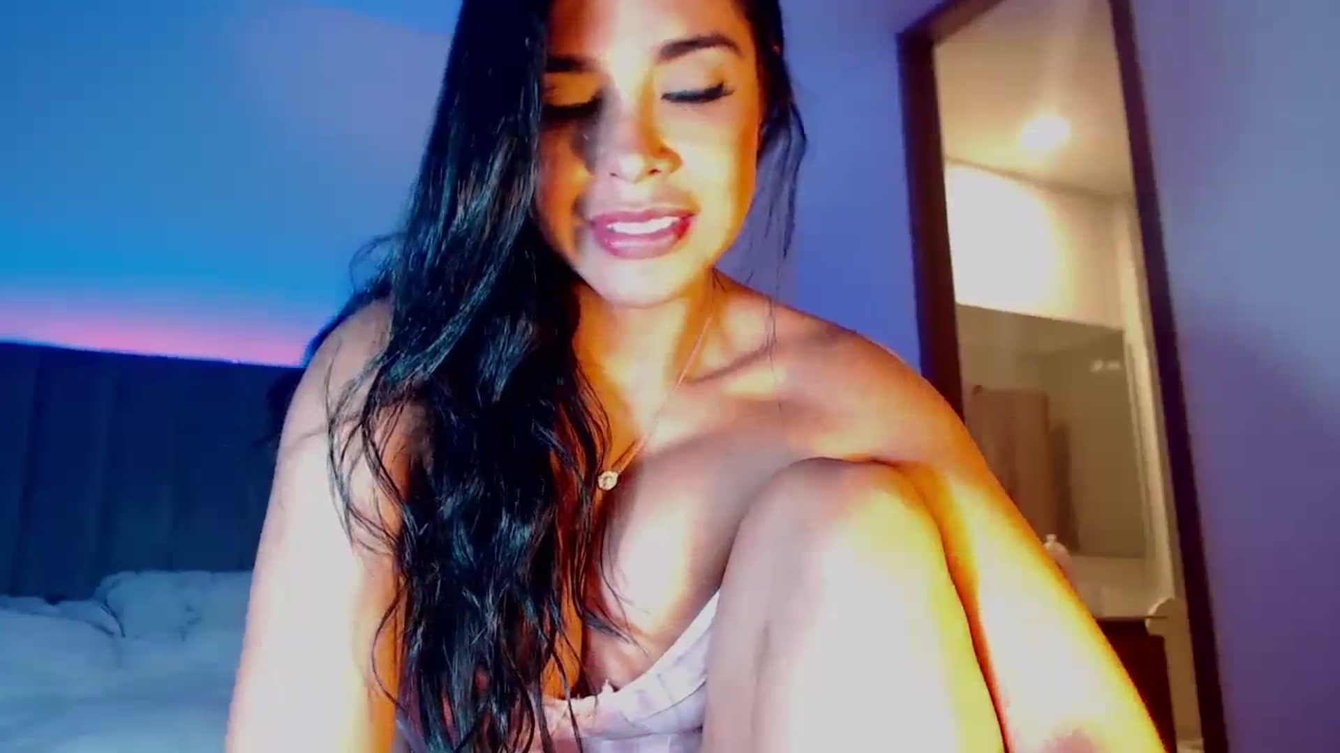 Gallery image thumbnail from SusyHernandez's myfreecams stream on, 08/24/2023, 02:18 image 9 of 20