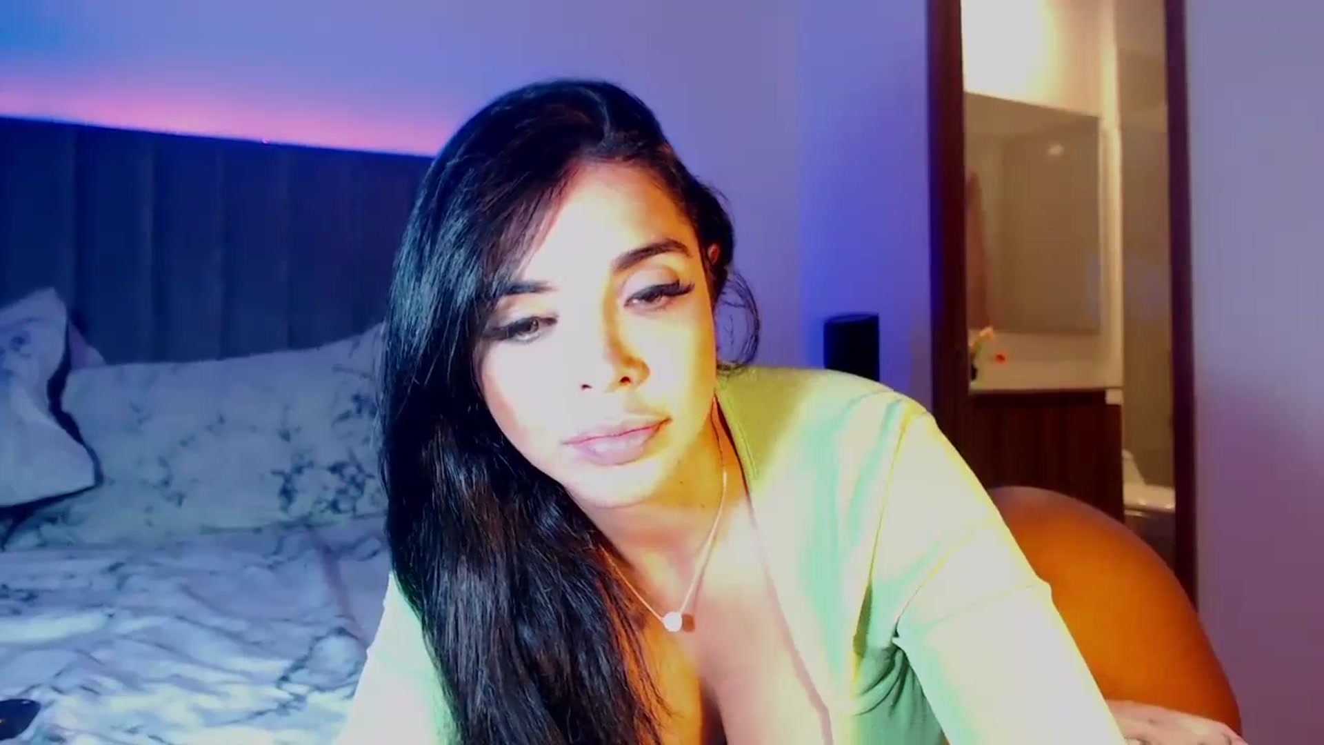 Gallery image thumbnail from SusyHernandez's myfreecams stream on, 08/27/2023, 02:31 image 17 of 20