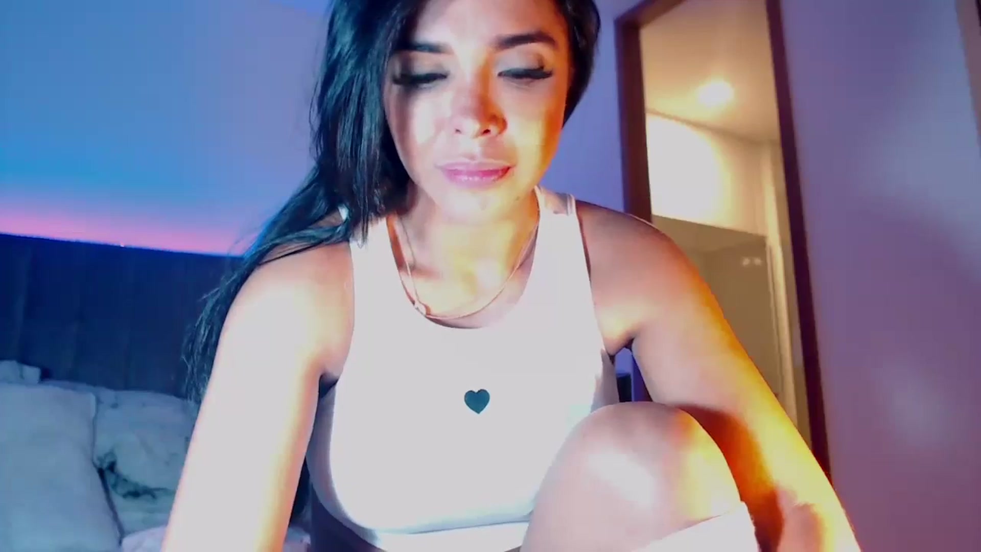 Gallery image thumbnail from SusyHernandez's myfreecams stream on, 08/28/2023, 01:58 image 16 of 20