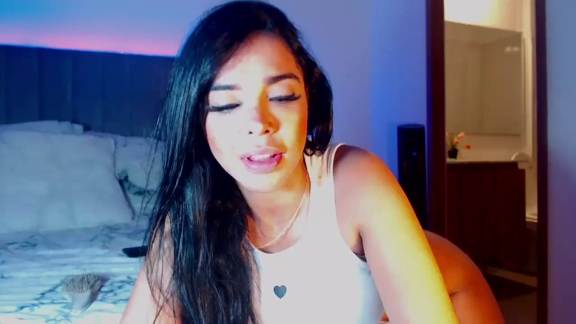 Gallery image thumbnail from SusyHernandez's myfreecams stream on, 08/28/2023, 01:58 image 2 of 20