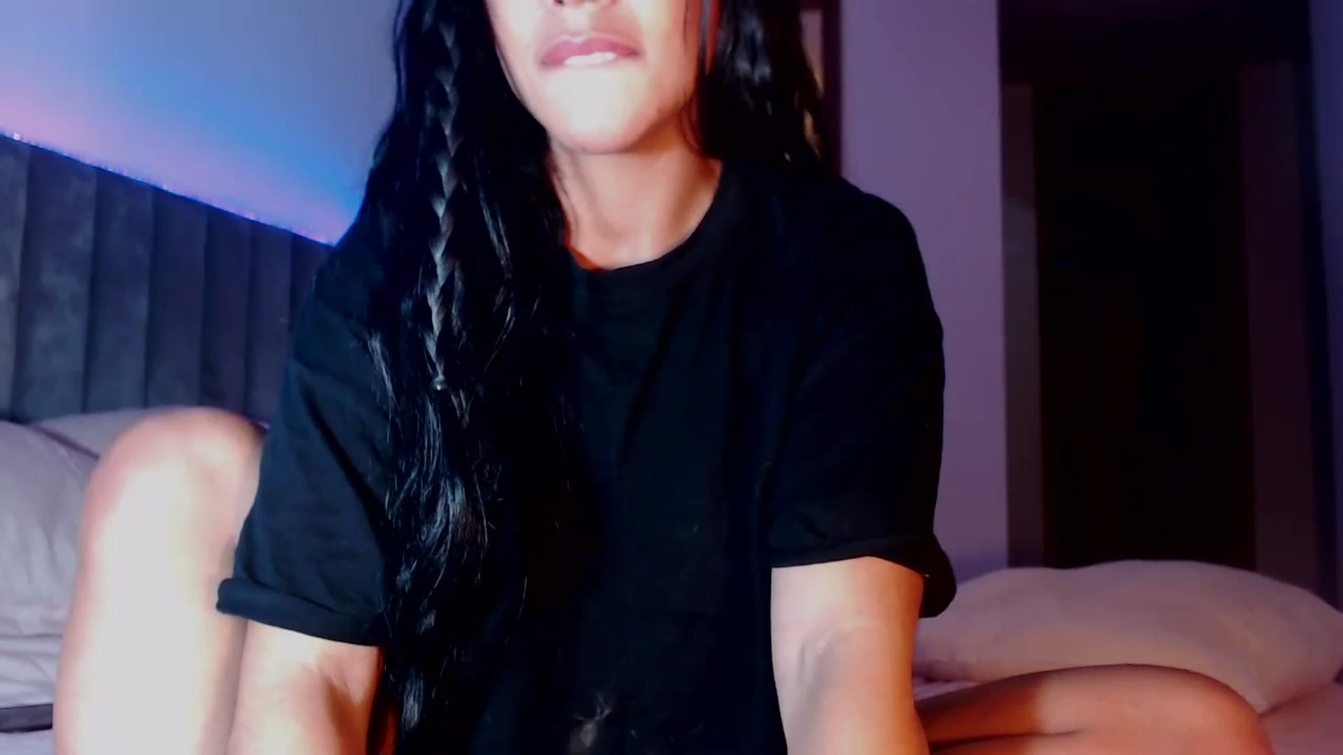 Gallery image thumbnail from SusyHernandez's myfreecams stream on, 10/23/2023, 03:58 image 12 of 20