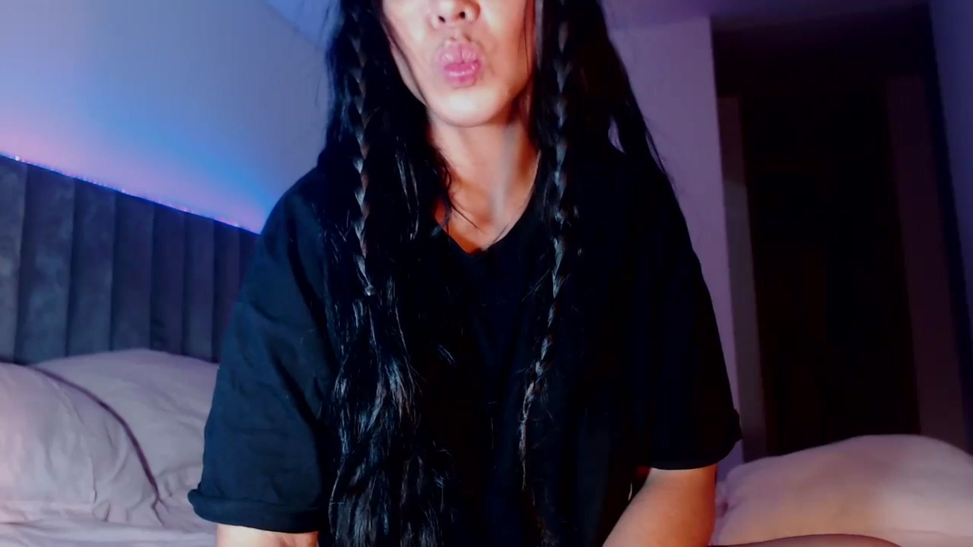 Gallery image thumbnail from SusyHernandez's myfreecams stream on, 10/23/2023, 03:58 image 16 of 20