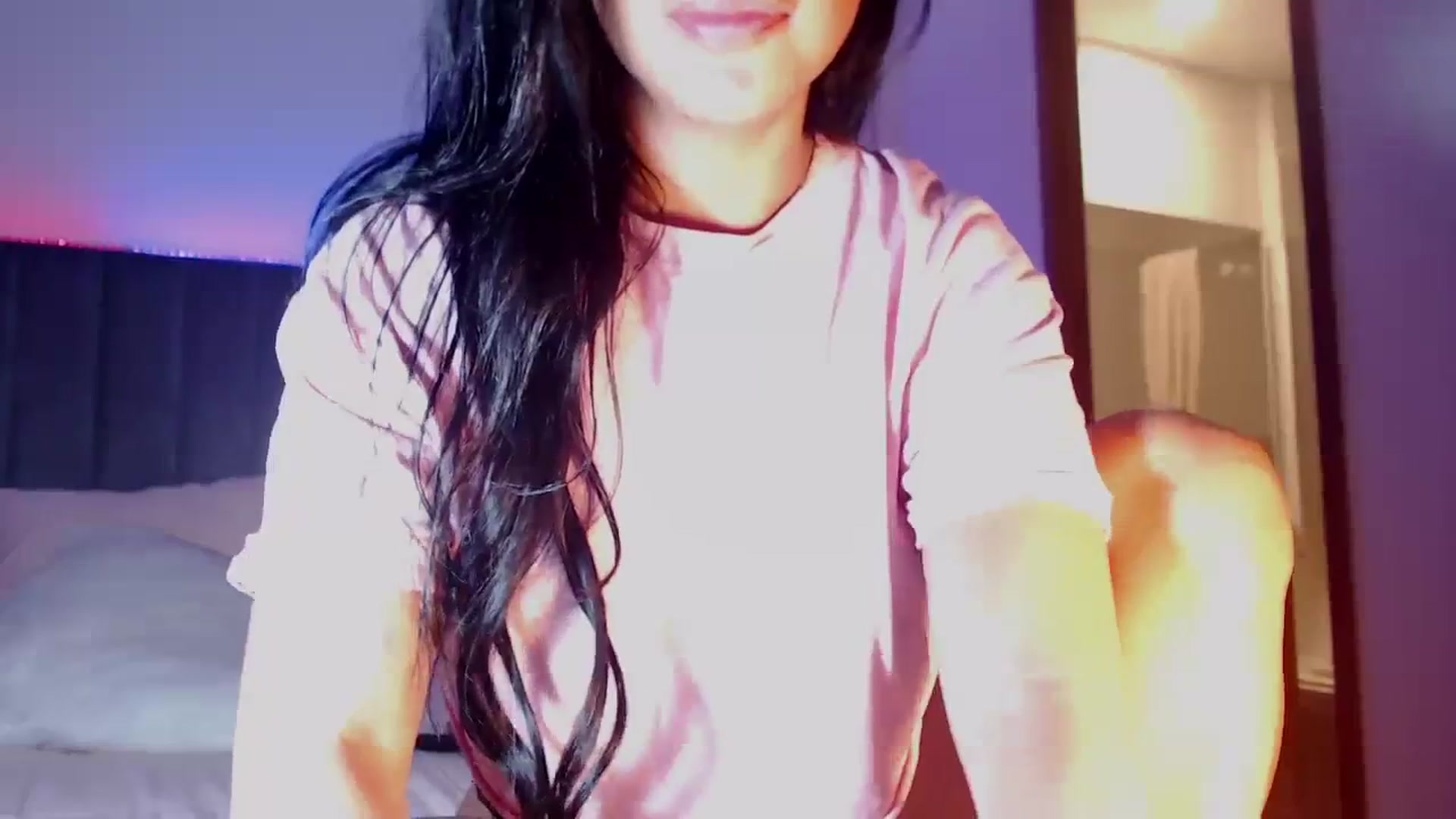Gallery image thumbnail from SusyHernandez's myfreecams stream on, 10/30/2023, 05:48 image 15 of 20