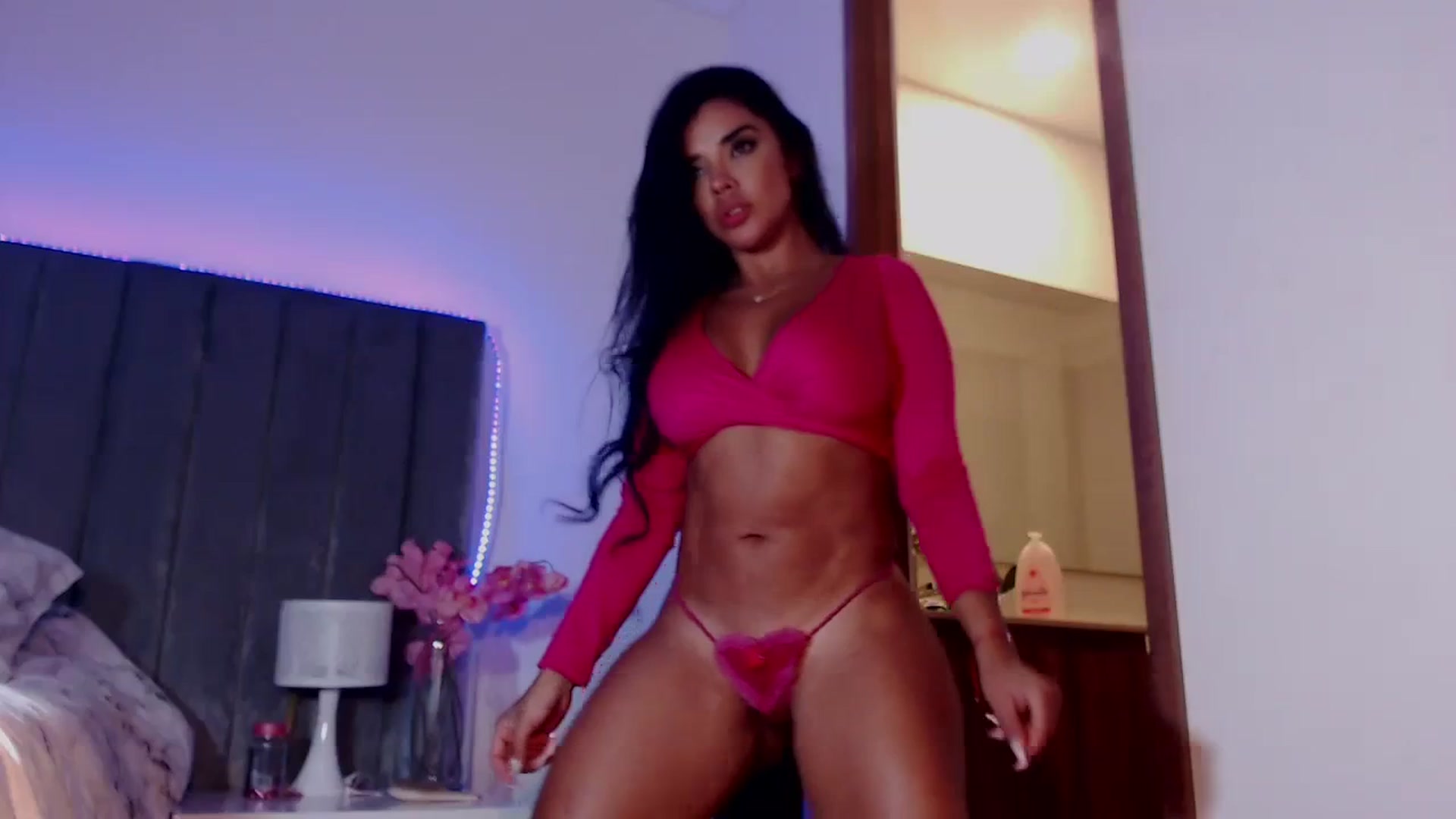 Gallery image thumbnail from SusyHernandez's myfreecams stream on, 11/13/2023, 03:02 image 7 of 20