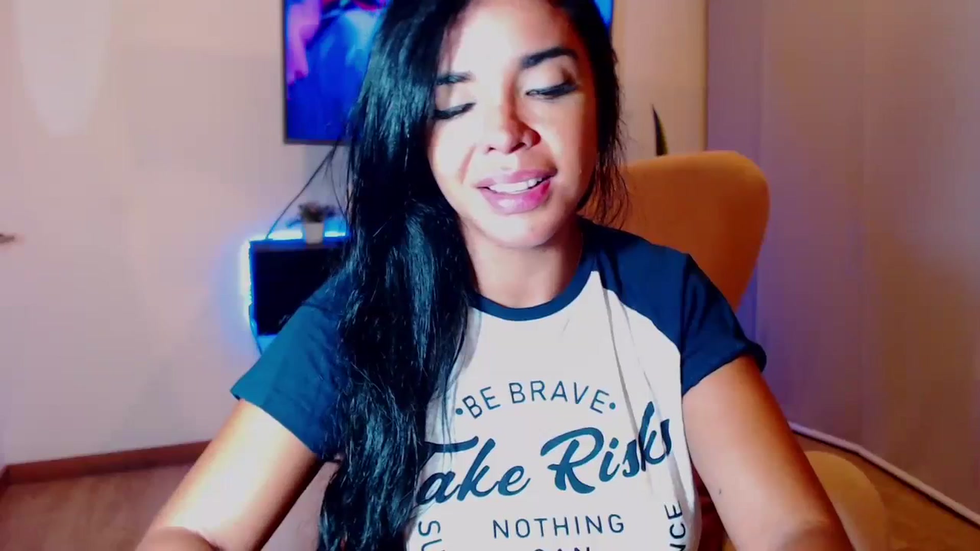Gallery image thumbnail from SusyHernandez's myfreecams stream on, 11/18/2023, 01:49 image 14 of 20