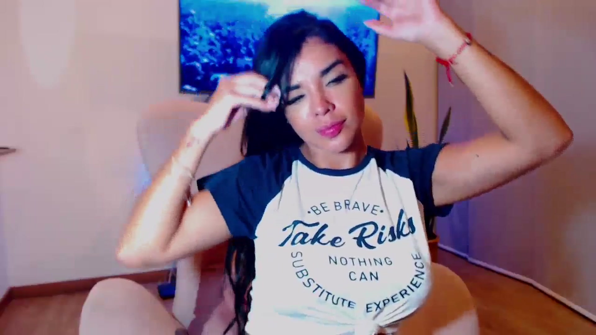 Gallery image thumbnail from SusyHernandez's myfreecams stream on, 11/18/2023, 01:49 image 13 of 20