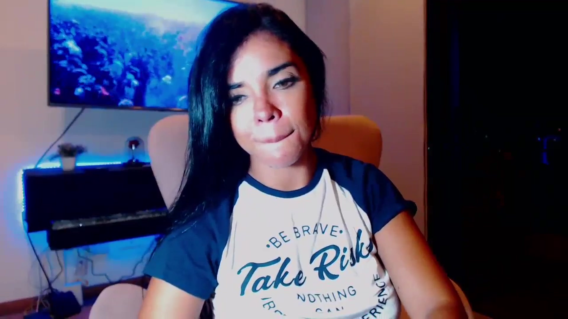 Gallery image thumbnail from SusyHernandez's myfreecams stream on, 11/18/2023, 01:49 image 19 of 20