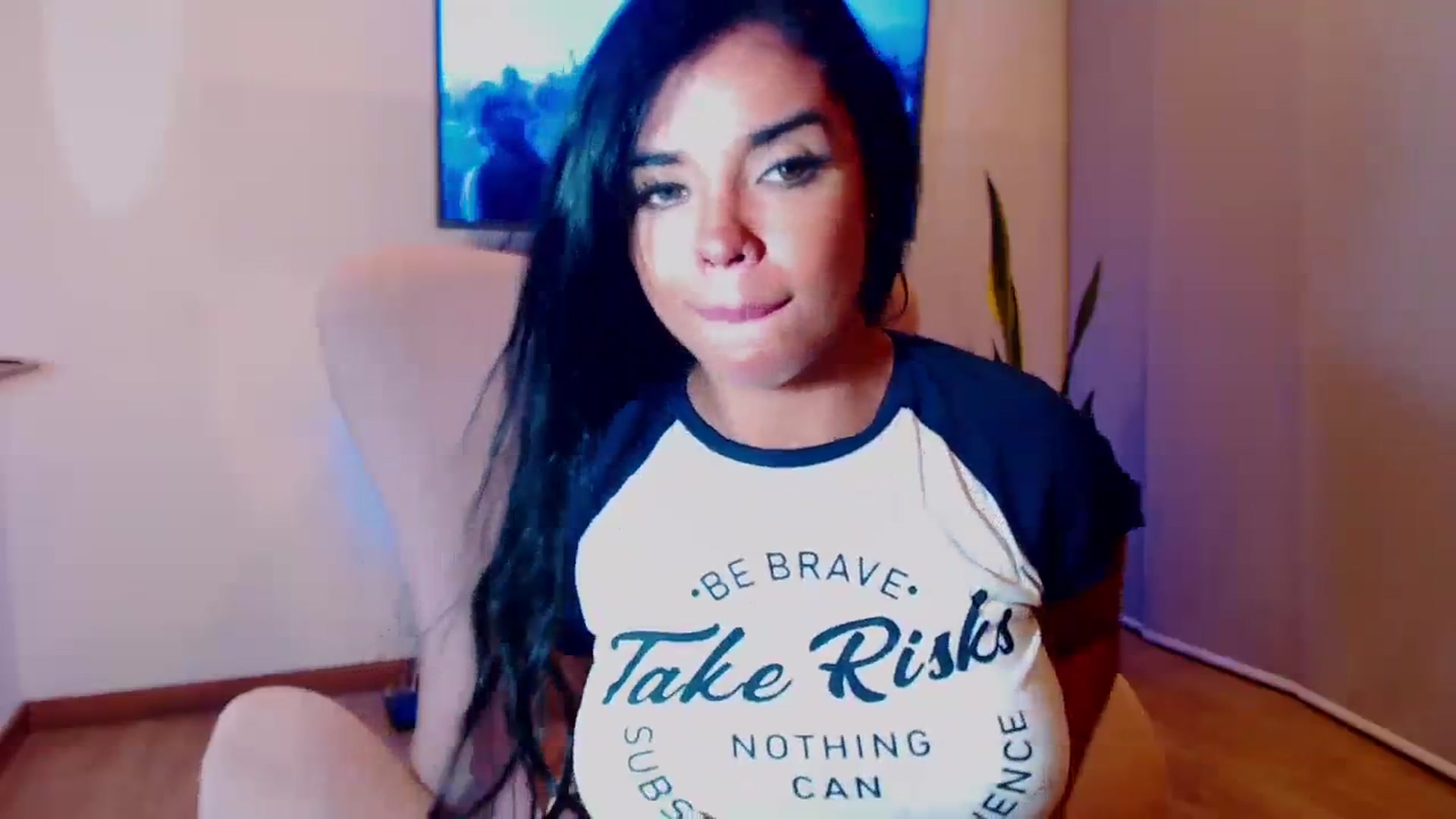 Gallery image thumbnail from SusyHernandez's myfreecams stream on, 11/18/2023, 01:49 image 12 of 20