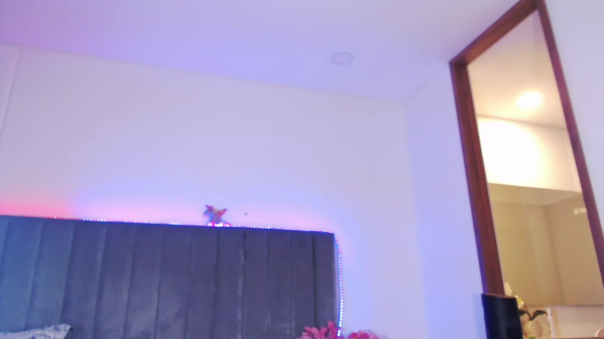 Gallery image thumbnail from SusyHernandez's myfreecams stream on, 12/04/2023, 05:00 image 2 of 20