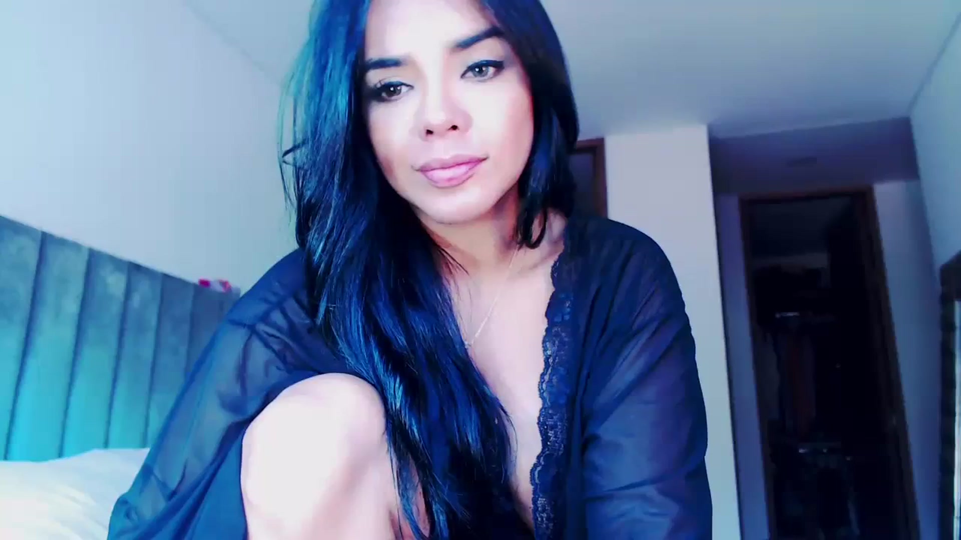 Gallery image thumbnail from SusyHernandez's myfreecams stream on, 01/06/2024, 19:21 image 4 of 20