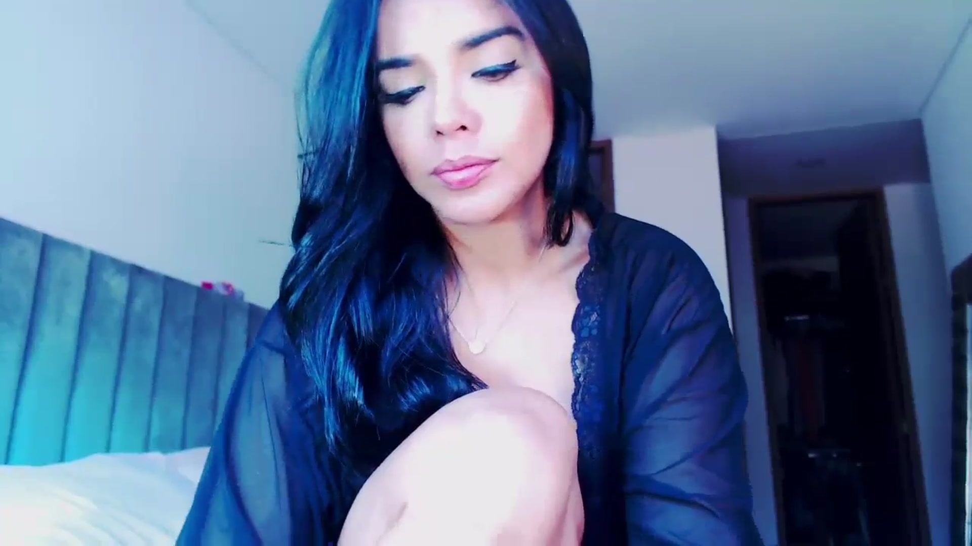 Gallery image thumbnail from SusyHernandez's myfreecams stream on, 01/06/2024, 19:21 image 2 of 20